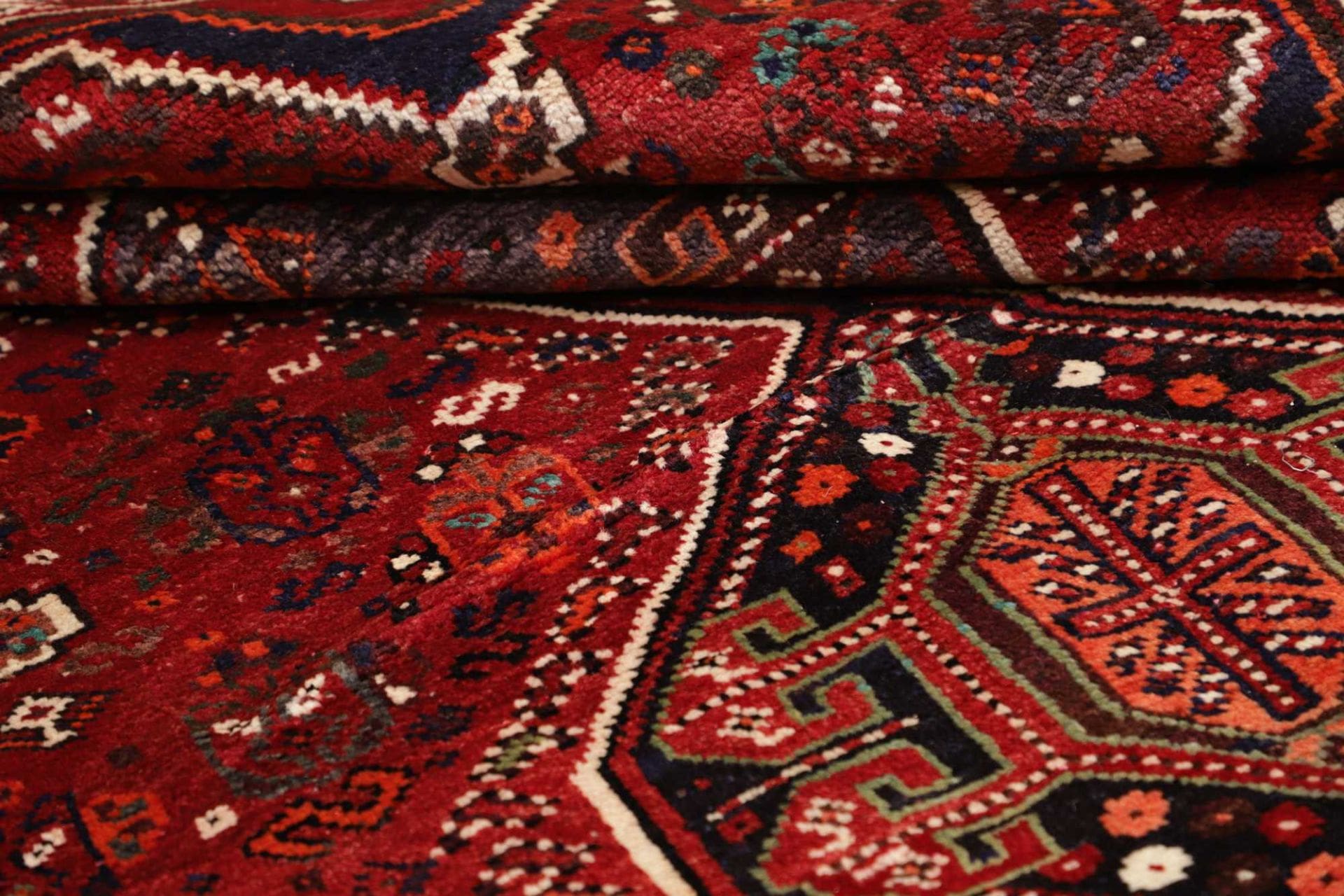 shiraz-orientteppich-173-x-245-cm-handgeknupft-aus-wolle-9 Hand-Knotted Wool Shiraz Persian Rug, 173 × 245 cm