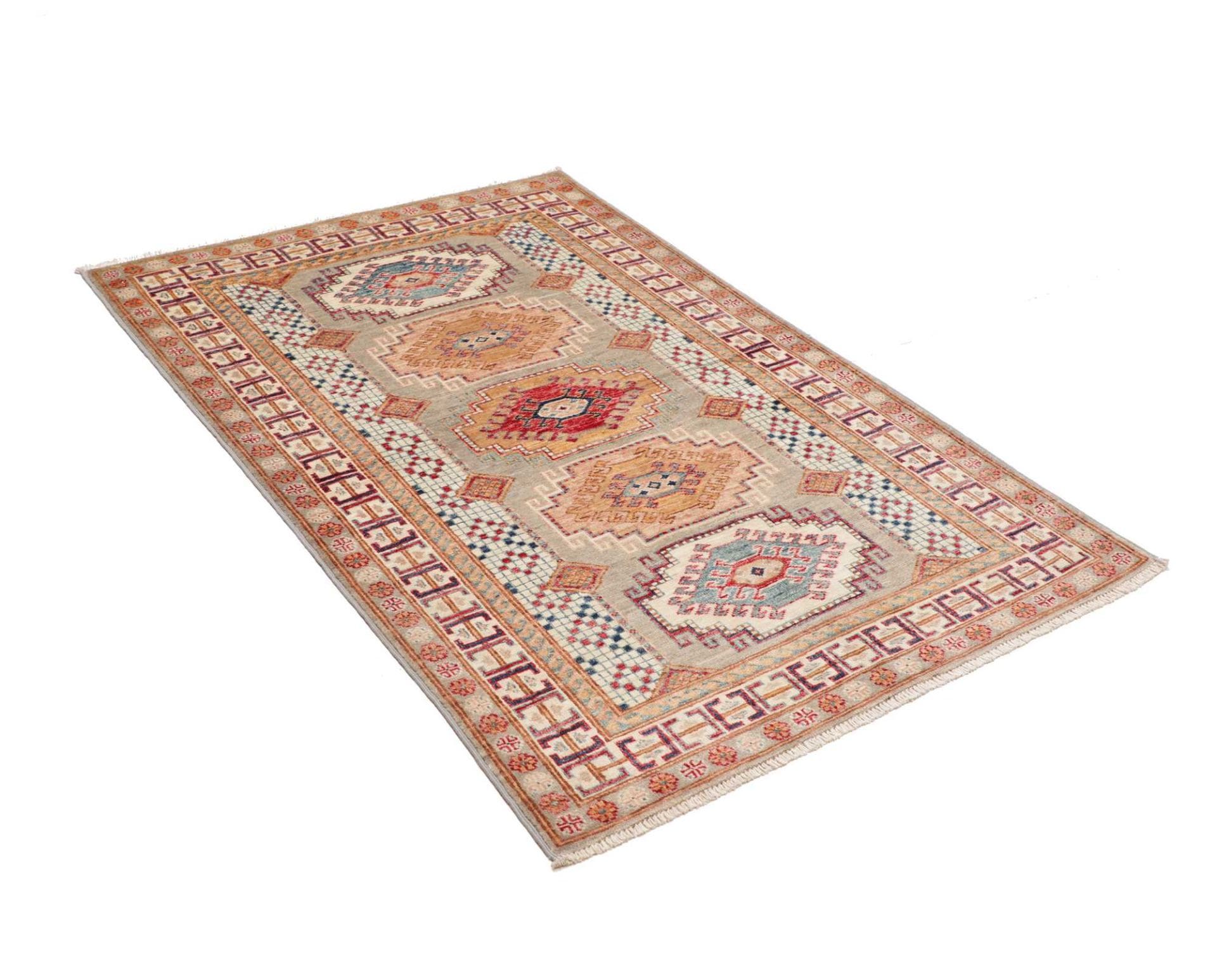 kazak-teppich-106-x-152-cm-geometrisches-muster-handgeknupft-2 Kazak Pakistani Rug 106 × 152 cm, Wool, hand-knotted