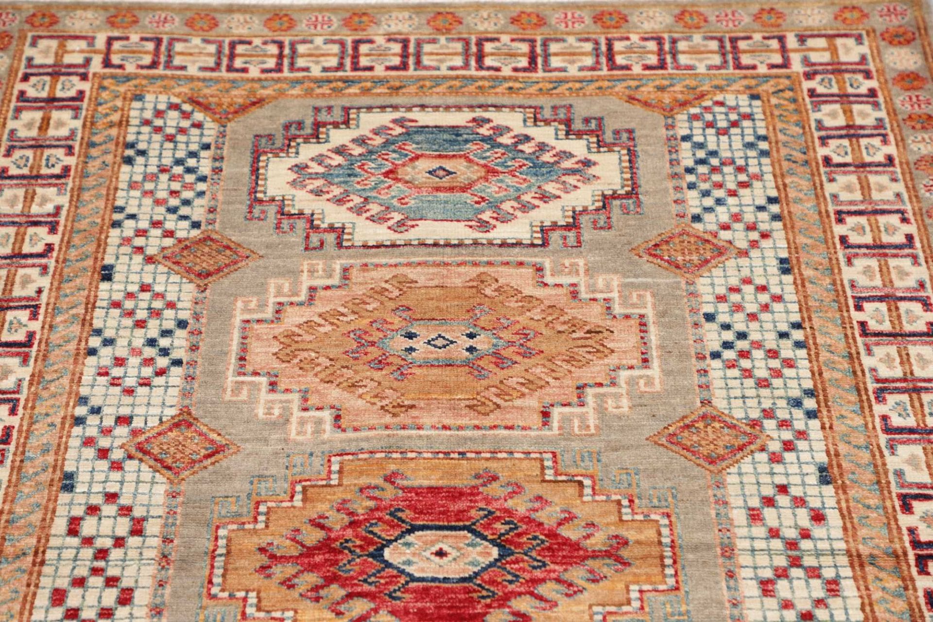 kazak-teppich-106-x-152-cm-geometrisches-muster-handgeknupft-7 Kazak Pakistani Rug 106 × 152 cm, Wool, hand-knotted