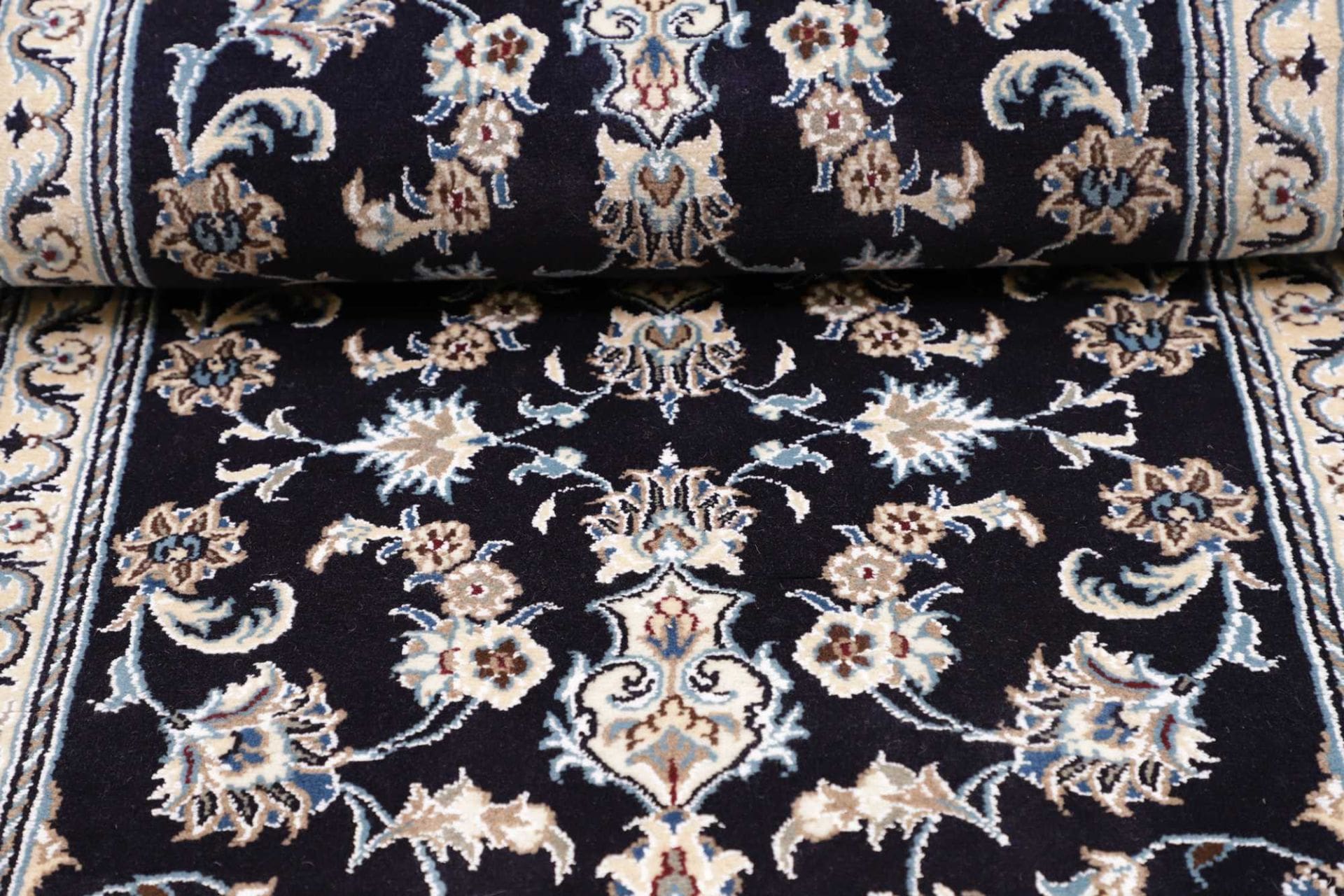 Nain Persian Rug — hand-knotted, 83 × 291 cm, Wool