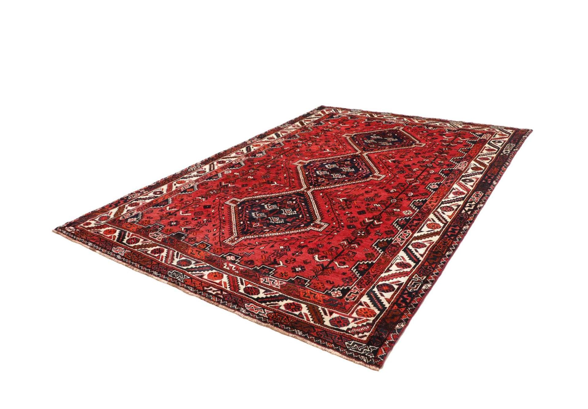 Hand-Knotted Wool Shiraz Persian Rug, 228 × 318 cm
