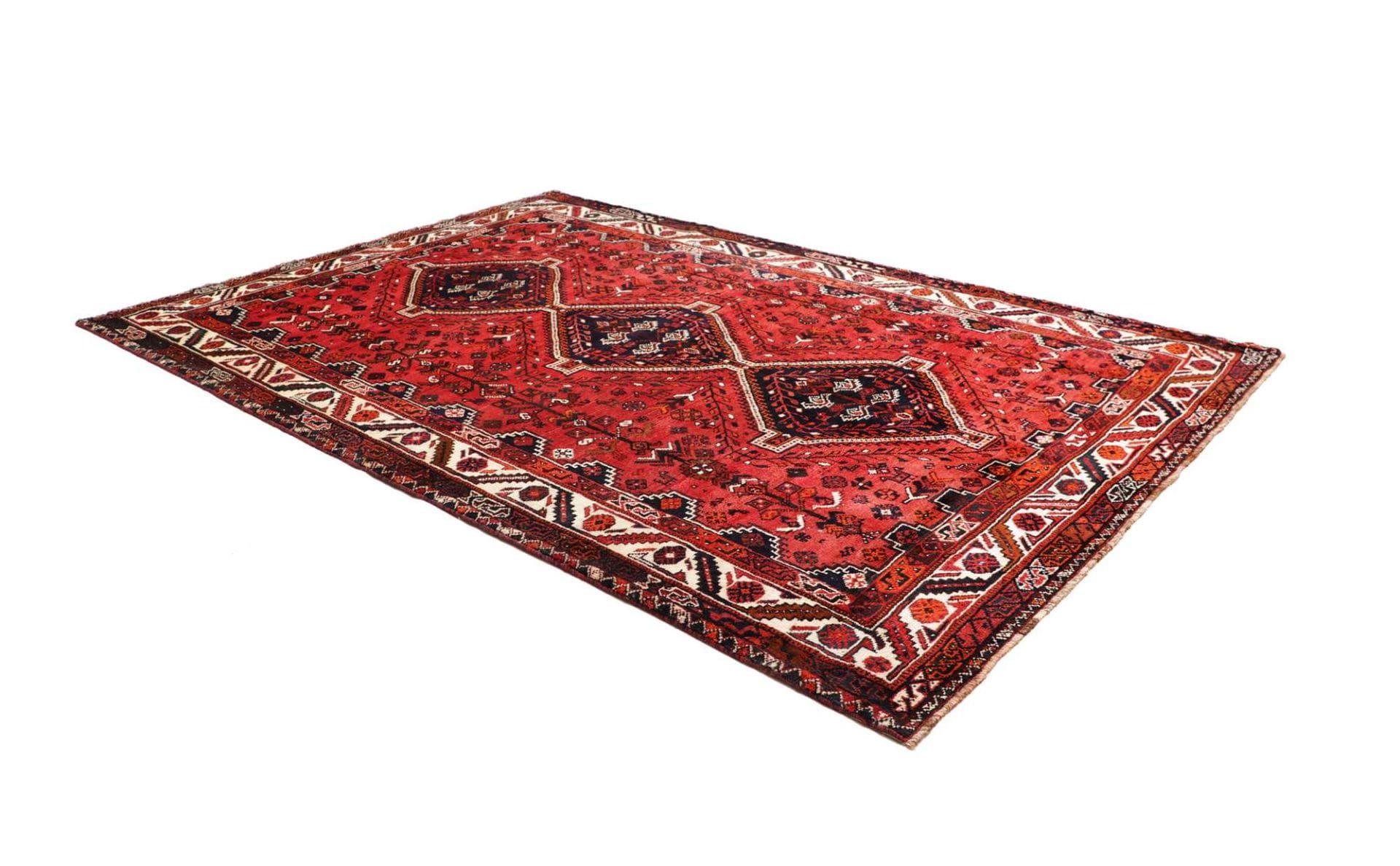 Hand-Knotted Wool Shiraz Persian Rug, 228 × 318 cm