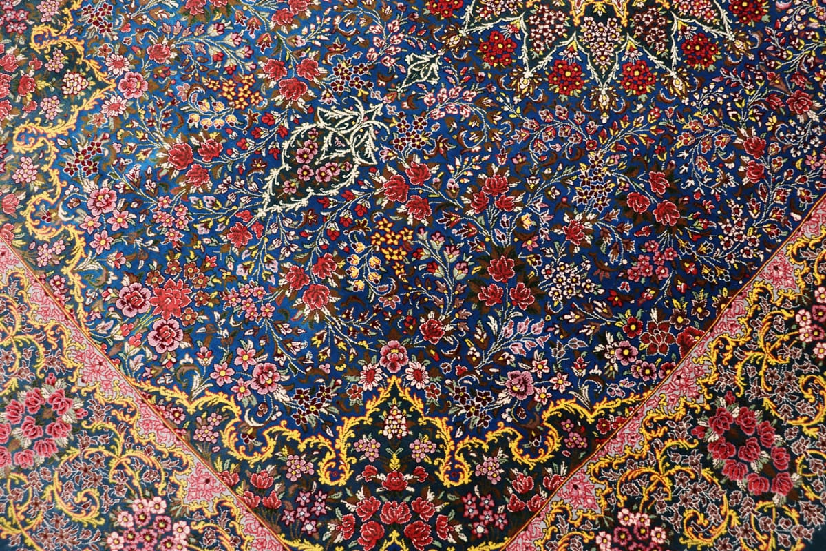 exklusiver-seidenteppich-ghom-blau-202x136-cm-naturfarben-handgeknupft-5 Qom Persian Rug — hand-knotted, Wool