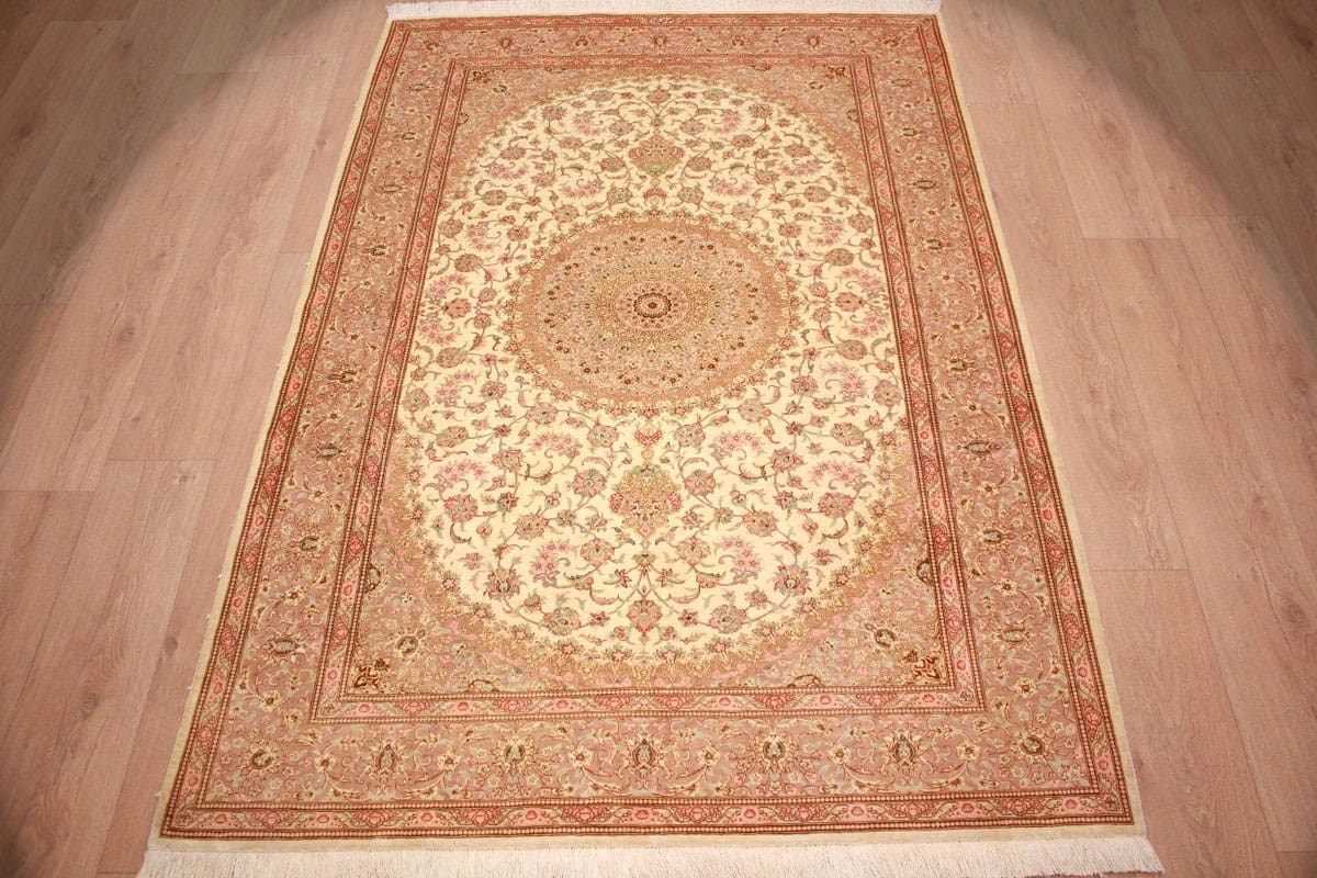 ghom-seidenteppich-195x135-cm-beige-feingliedrig-handgeknupft-2 Qom Silk Rug 195×135 cm Beige, feingliedrig, hand-knotted