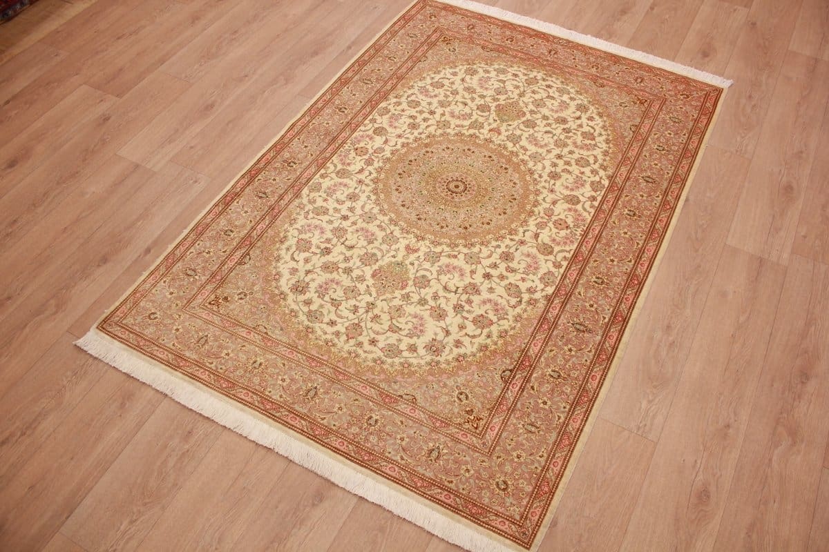ghom-seidenteppich-195x135-cm-beige-feingliedrig-handgeknupft-3 Qom Silk Rug 195×135 cm Beige, feingliedrig, hand-knotted