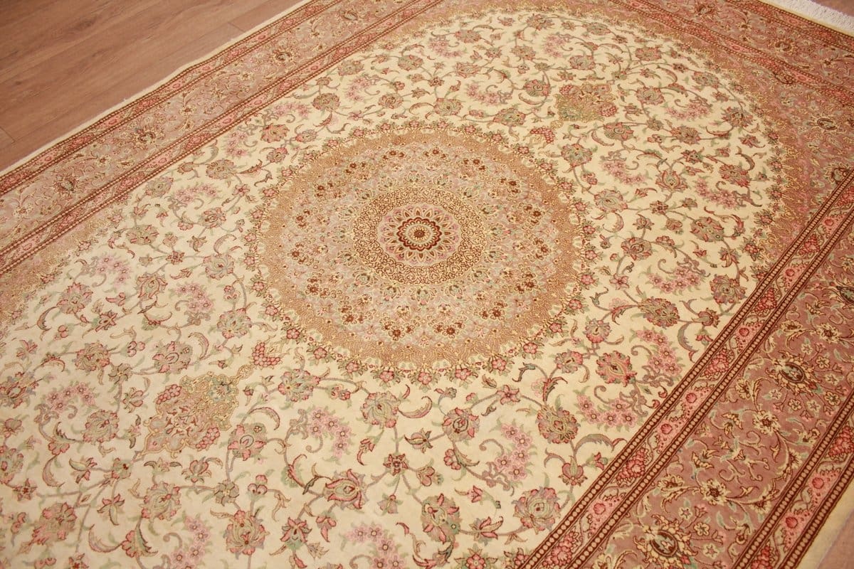 ghom-seidenteppich-195x135-cm-beige-feingliedrig-handgeknupft-6 Qom Silk Rug 195×135 cm Beige, feingliedrig, hand-knotted
