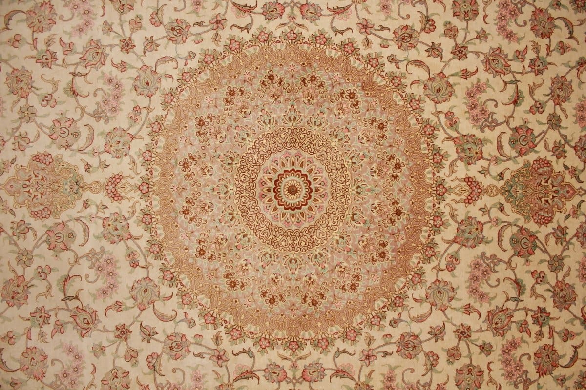 ghom-seidenteppich-195x135-cm-beige-feingliedrig-handgeknupft-7 Qom Silk Rug 195×135 cm Beige, feingliedrig, hand-knotted