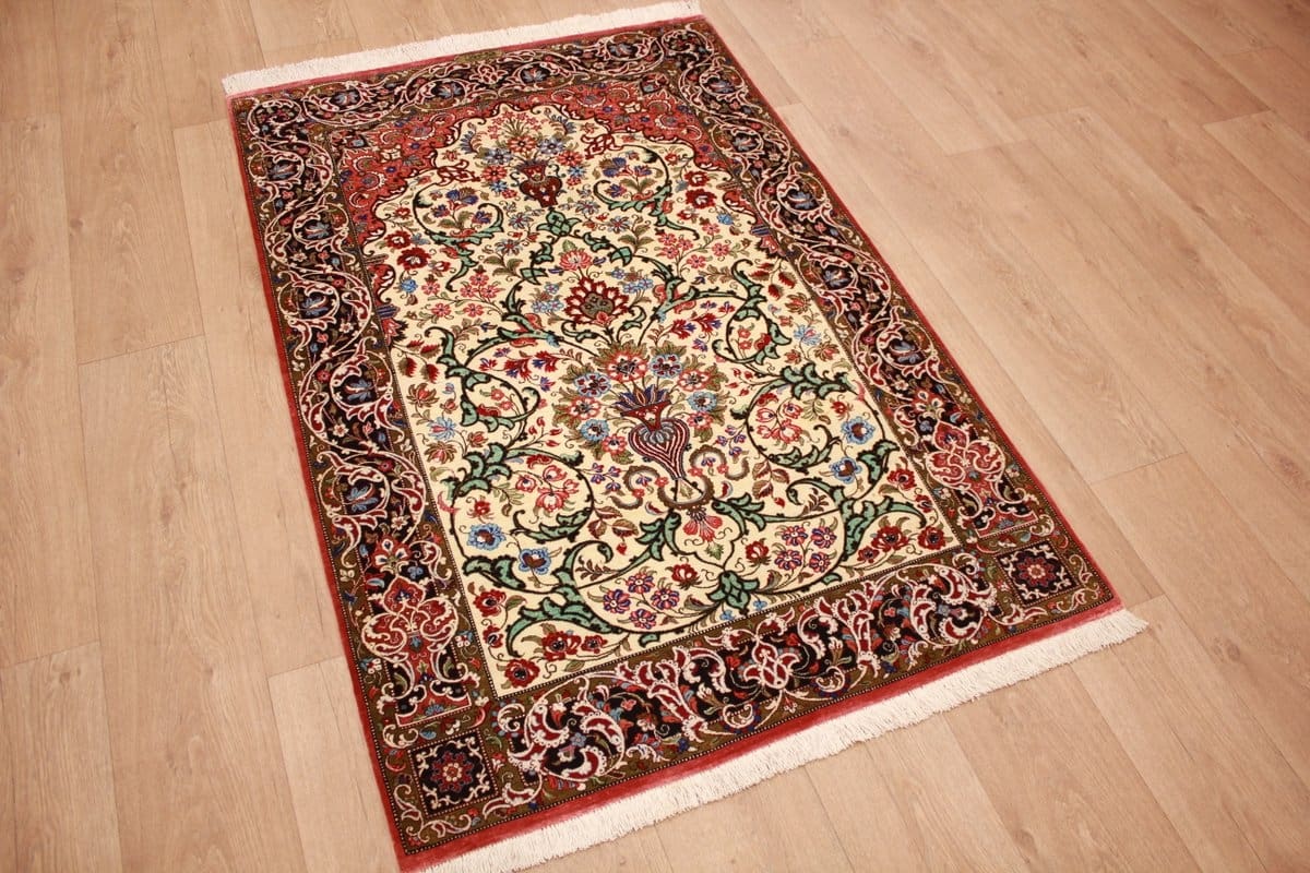 orientteppich-ghom-158x103-cm-beige-feine-seide-handgeknupft-1 Qom Persian Rug — hand-knotted, Silk