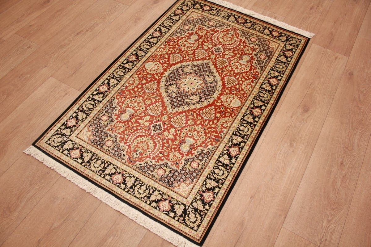 orientteppich-ghom-125x79-cm-rot-seide-feingliedrig-handgeknupft-3 Qom Persian Rug — handmade, Silk