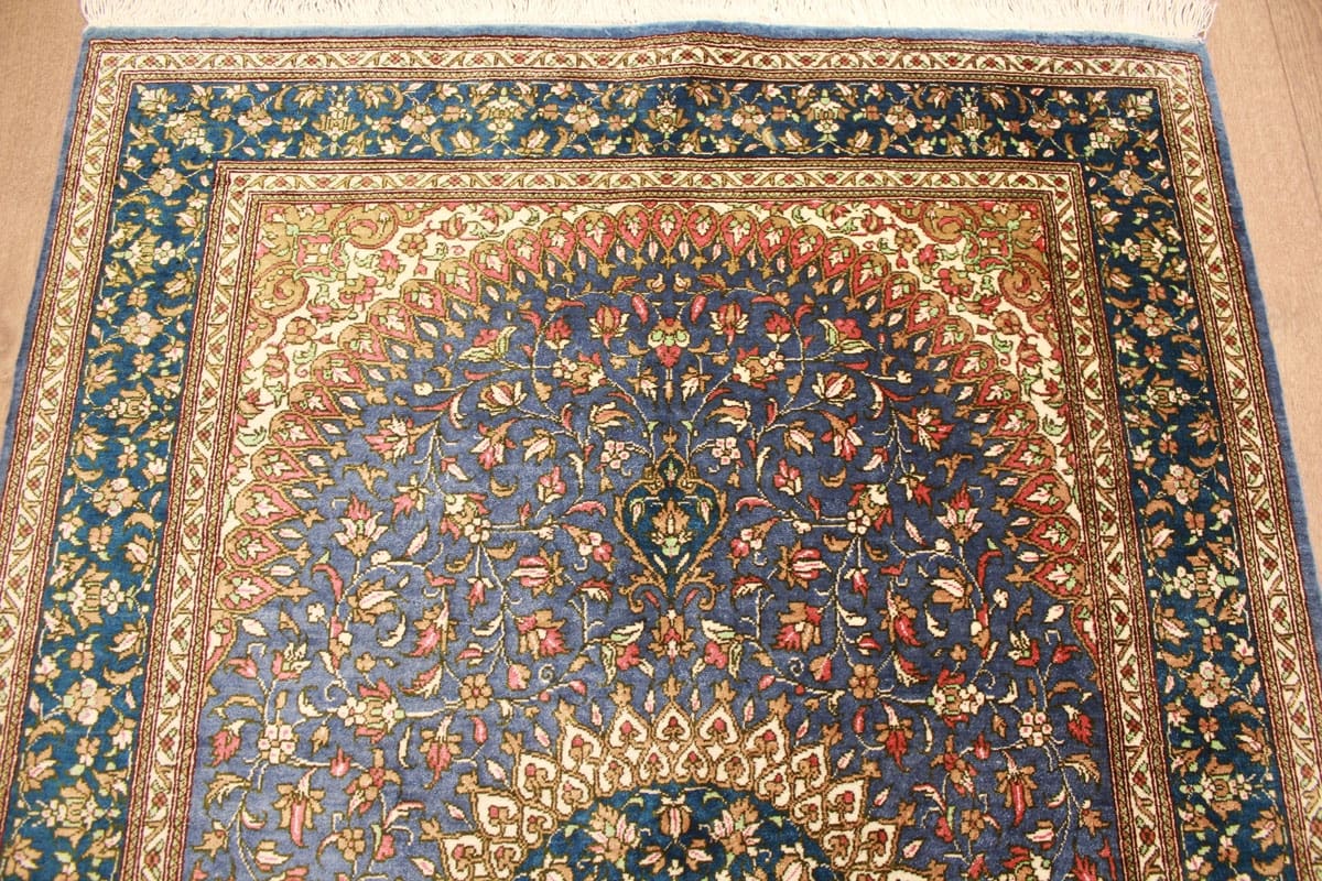 perser-teppich-ghom-122x77-cm-blau-seidenteppich-handgeknupft-2 Qom Persian Rug