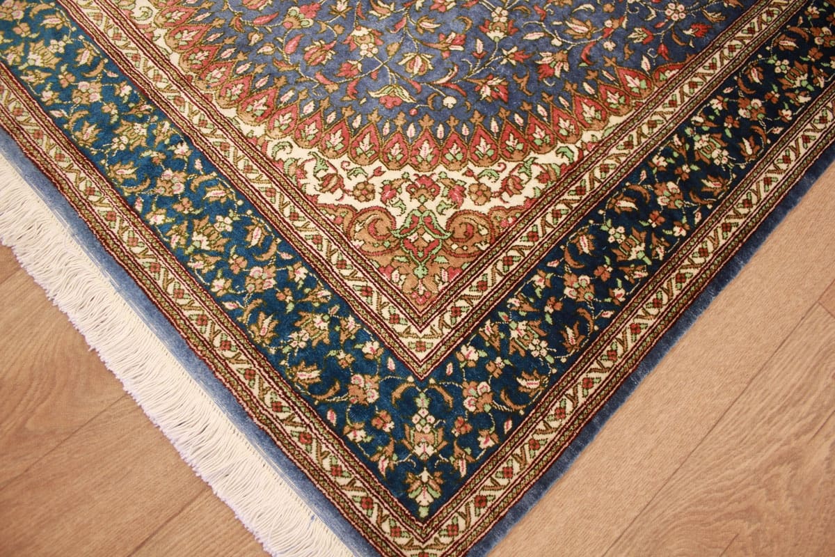 perser-teppich-ghom-122x77-cm-blau-seidenteppich-handgeknupft-4 Qom Persian Rug