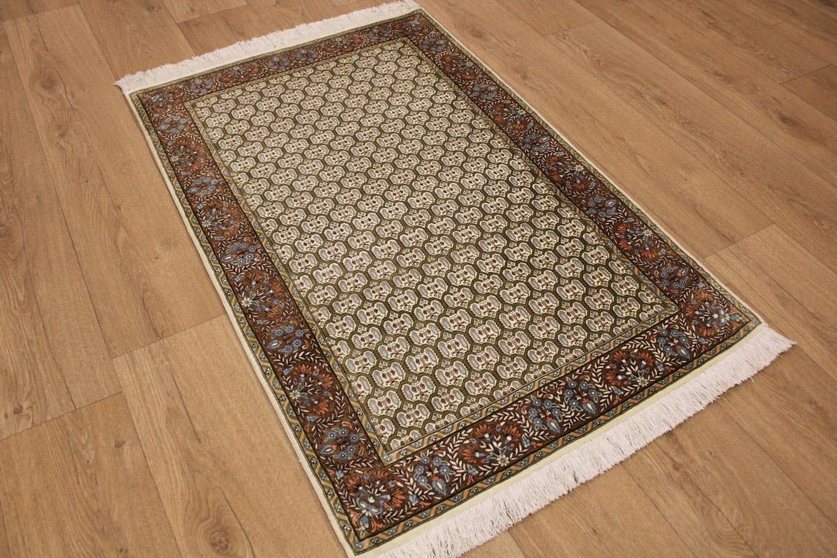 beiger-seidenteppich-ghom-122x81-cm-feingliedrig-handgeknupft-1 Qom Persian Rug — hand-knotted, Silk