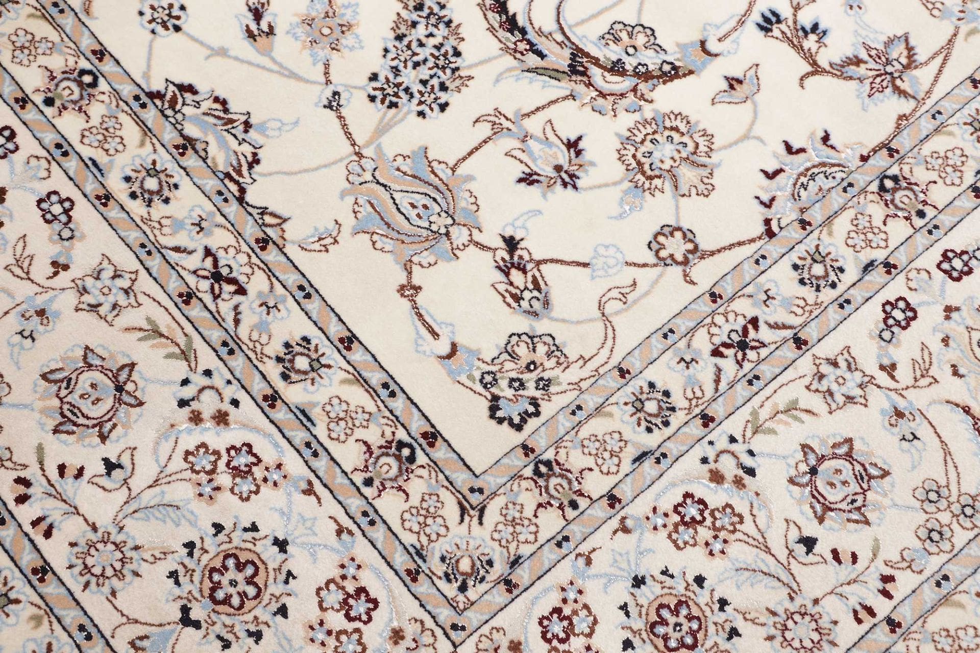 Nain Persian Rug 260 × 350 cm, Wool, hand-knotted