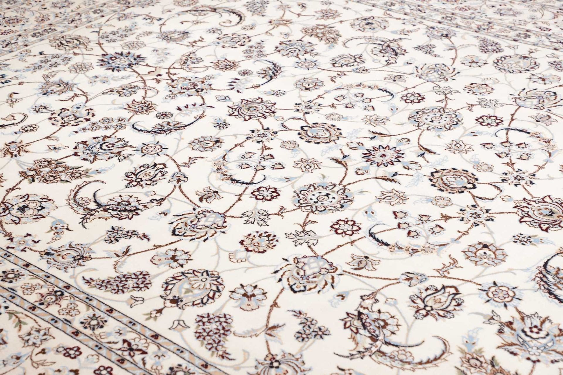 Nain Persian Rug 260 × 350 cm, Wool, hand-knotted