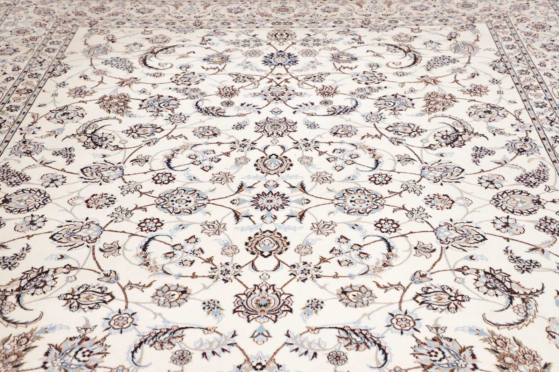 Nain Persian Rug 260 × 350 cm, Wool, hand-knotted