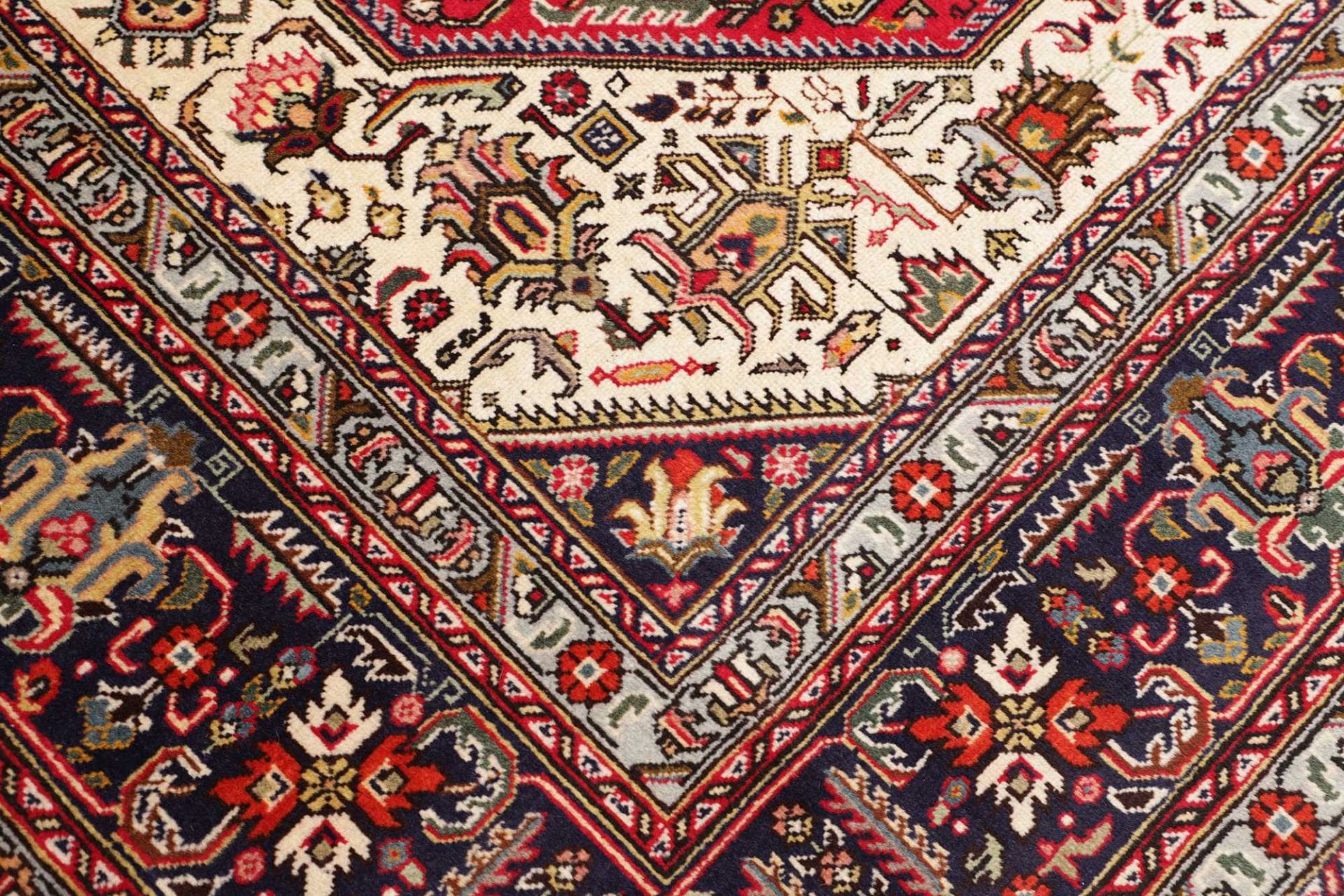 eleganter-tabriz-teppich-251-x-334cm-schurwolle-handgeknupft-5 Tabriz Persian Rug — hand-knotted, 251 × 334 cm, Wool
