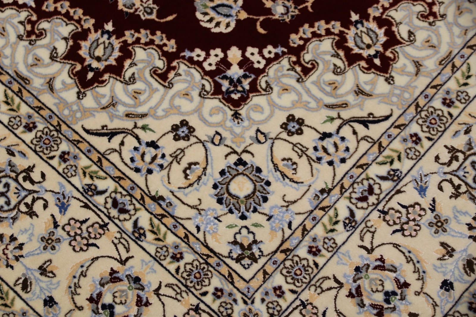 perserteppich-nain-6-la-202-x-159-cm-seide-handgeknupft Nain Persian Rug — hand-knotted, 200 × 158 cm, Wool & Silk