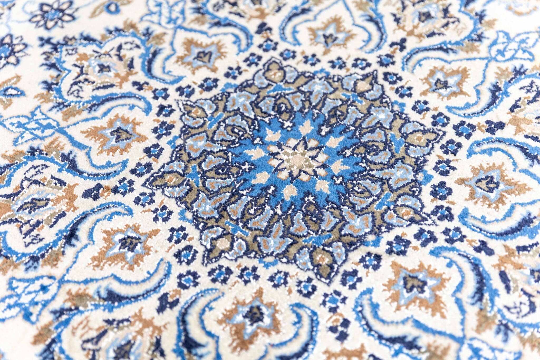 Hand-Knotted Wool Nain Persian Rug, 320 × 205 cm