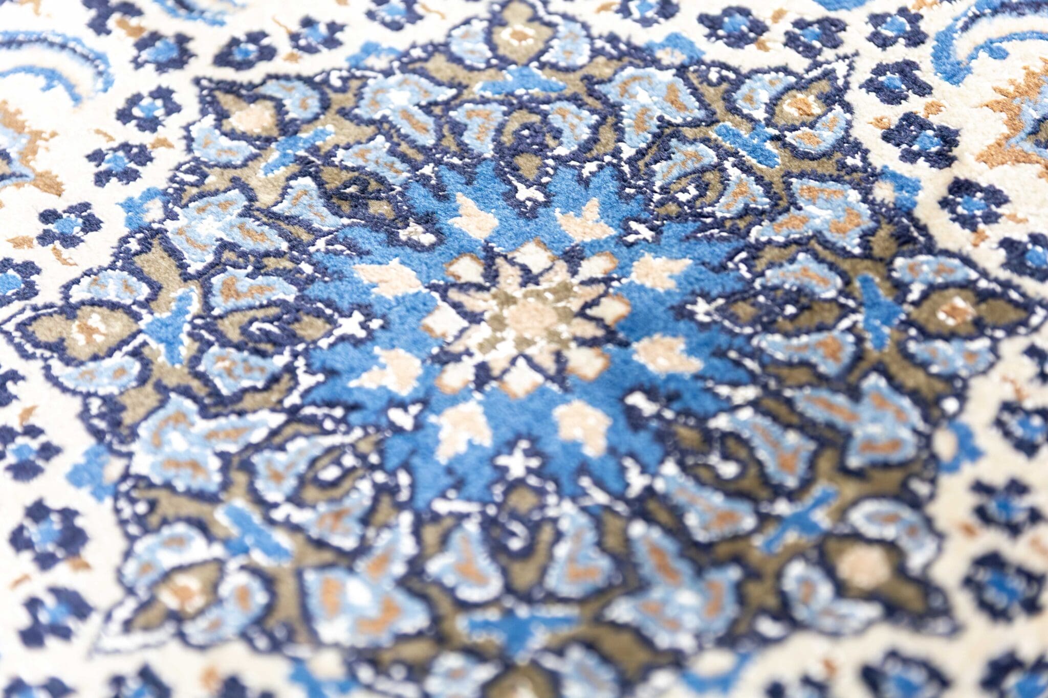 Hand-Knotted Wool Nain Persian Rug, 320 × 205 cm
