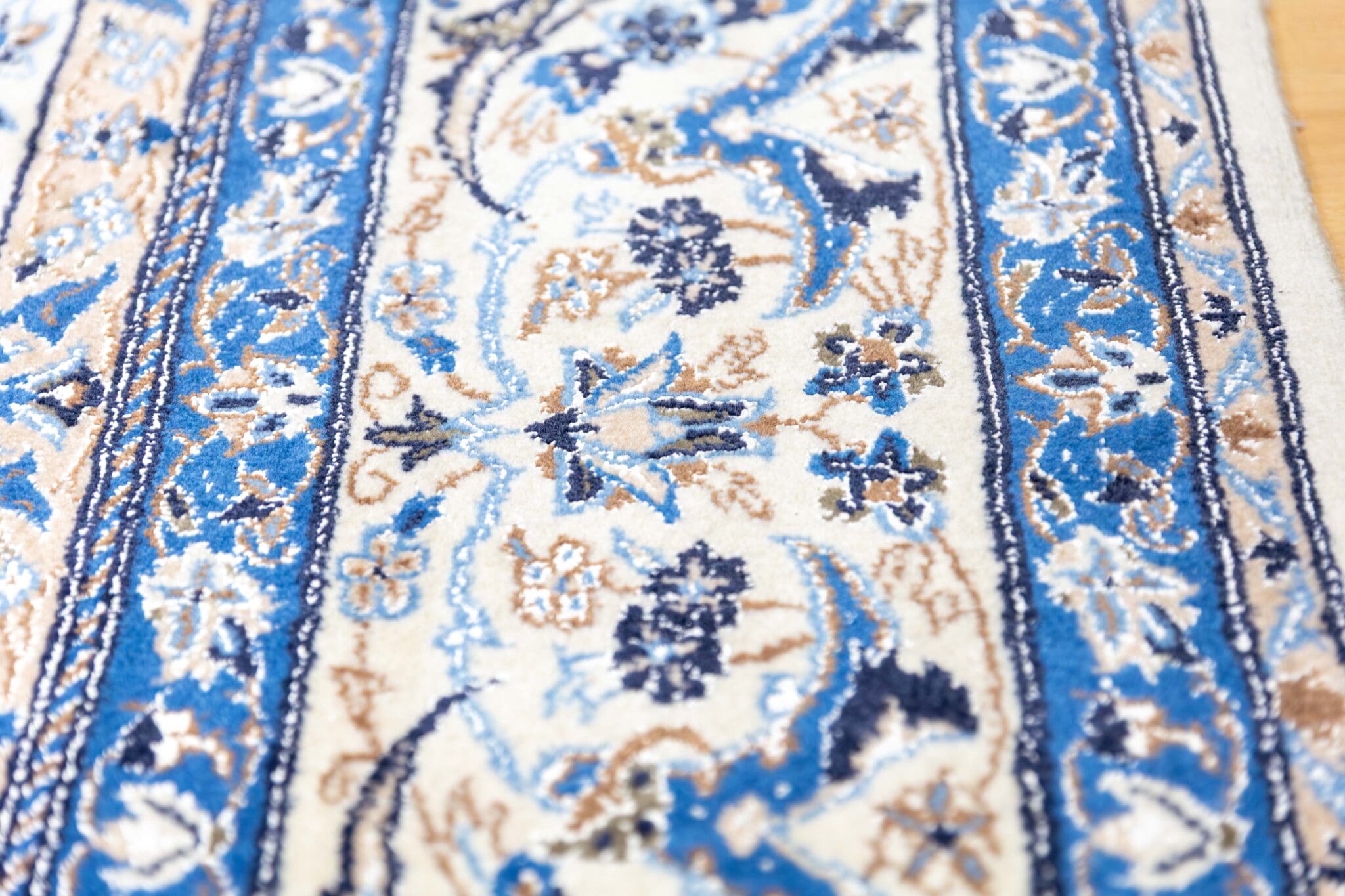 Hand-Knotted Wool Nain Persian Rug, 320 × 205 cm