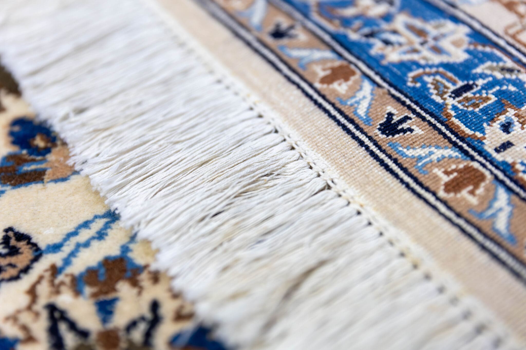 Hand-Knotted Wool Nain Persian Rug, 320 × 205 cm