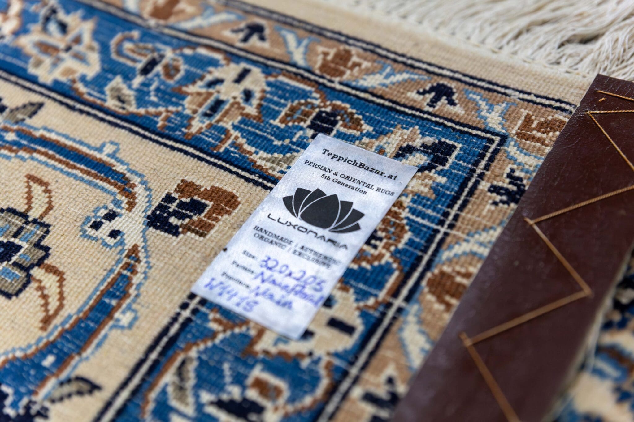 Hand-Knotted Wool Nain Persian Rug, 320 × 205 cm
