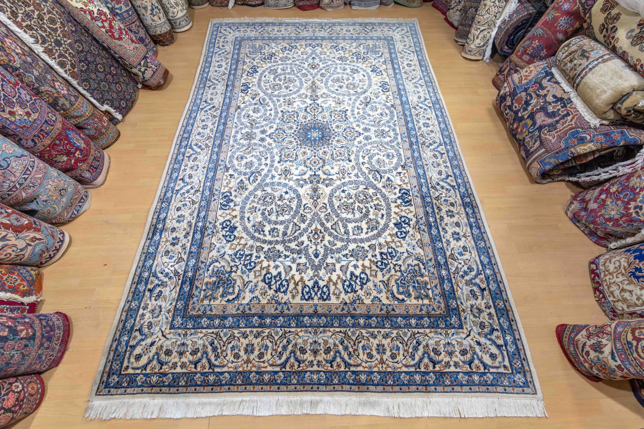 Hand-Knotted Wool Nain Persian Rug, 320 × 205 cm