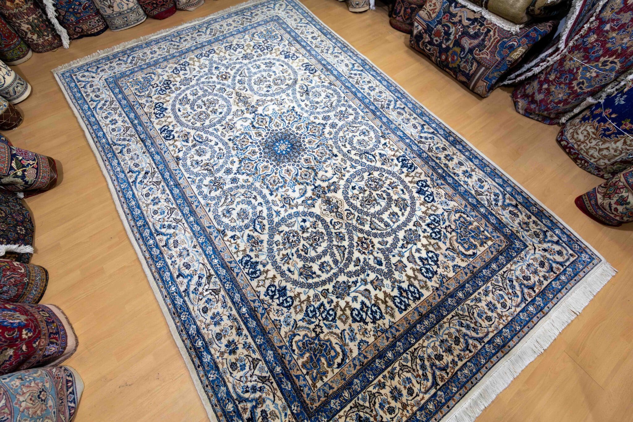 Hand-Knotted Wool Nain Persian Rug, 320 × 205 cm