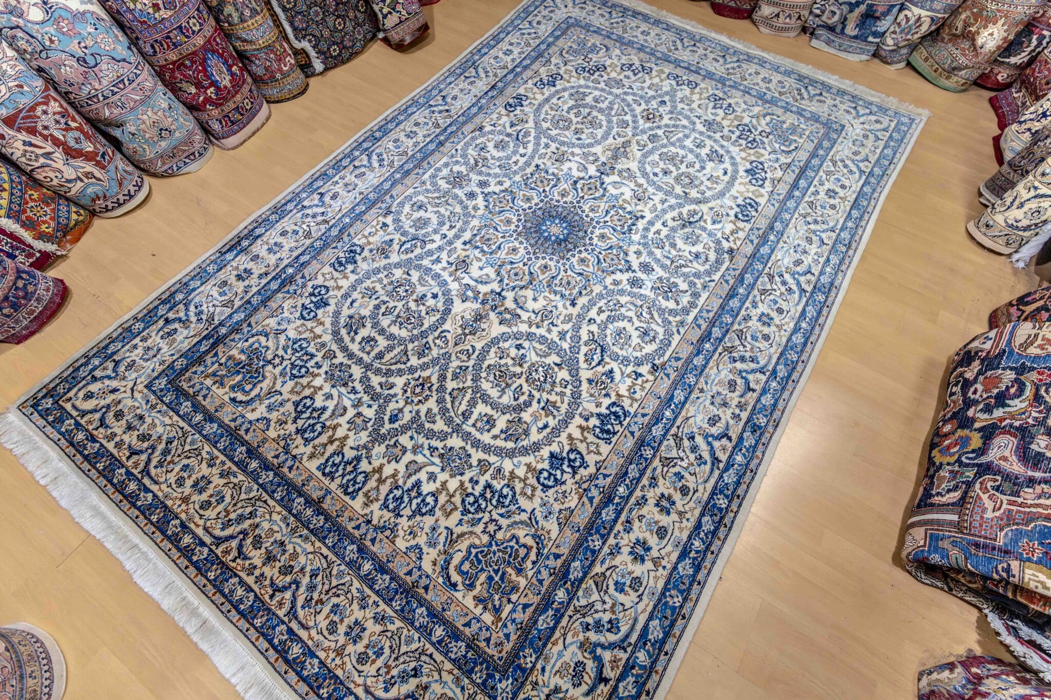 Hand-Knotted Wool Nain Persian Rug, 320 × 205 cm