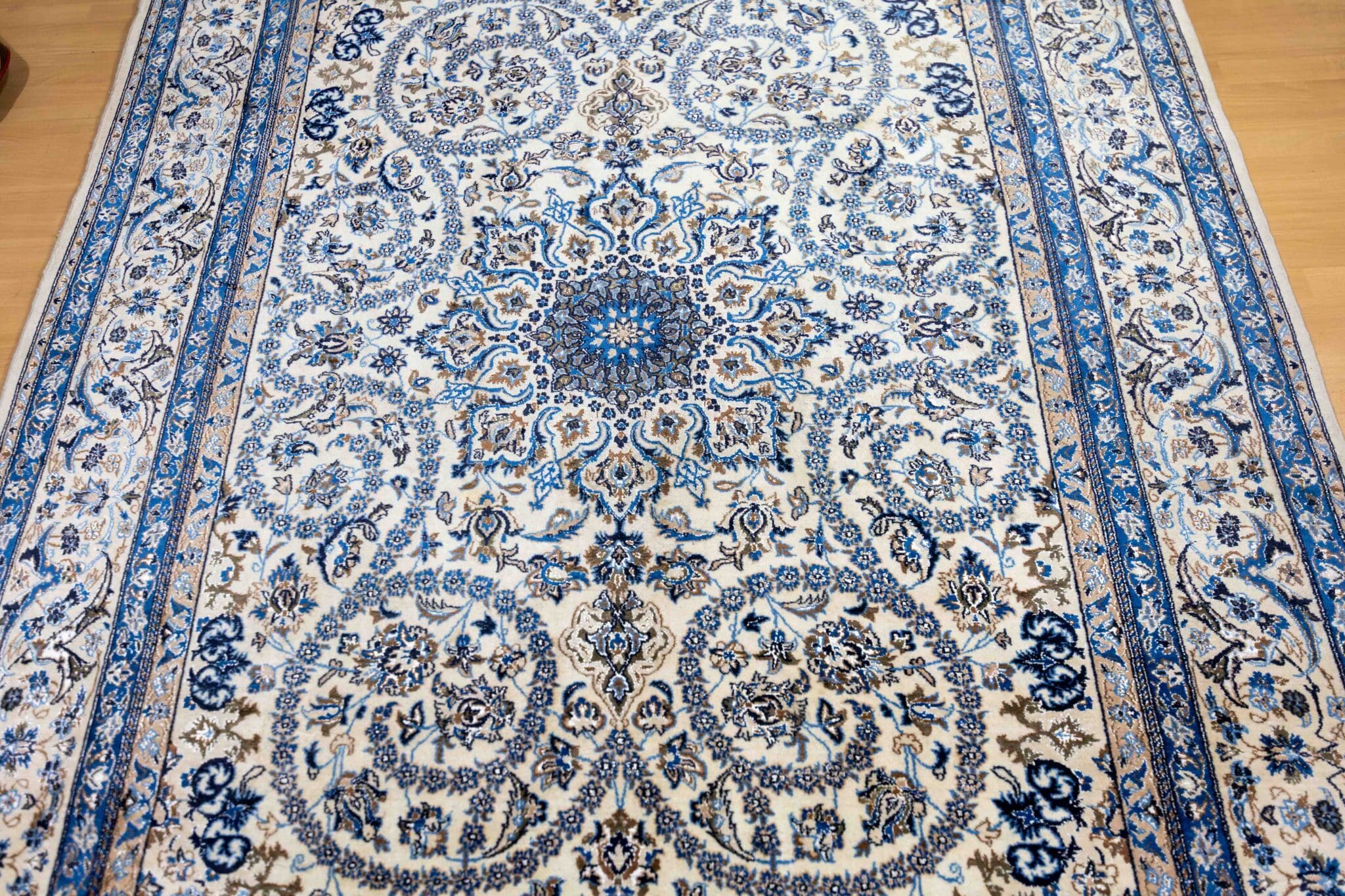 Hand-Knotted Wool Nain Persian Rug, 320 × 205 cm