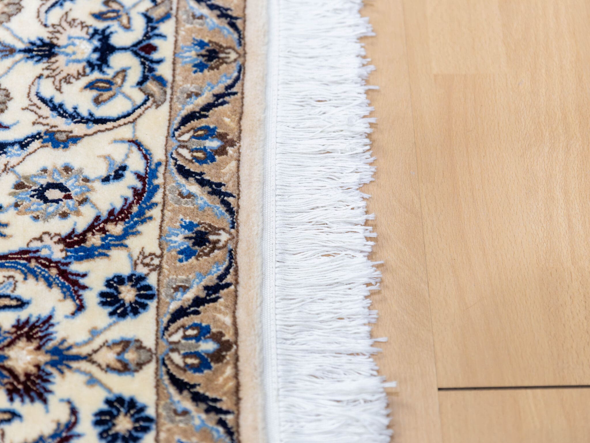 Hand-Knotted Wool Nain Persian Rug, 273 × 164 cm