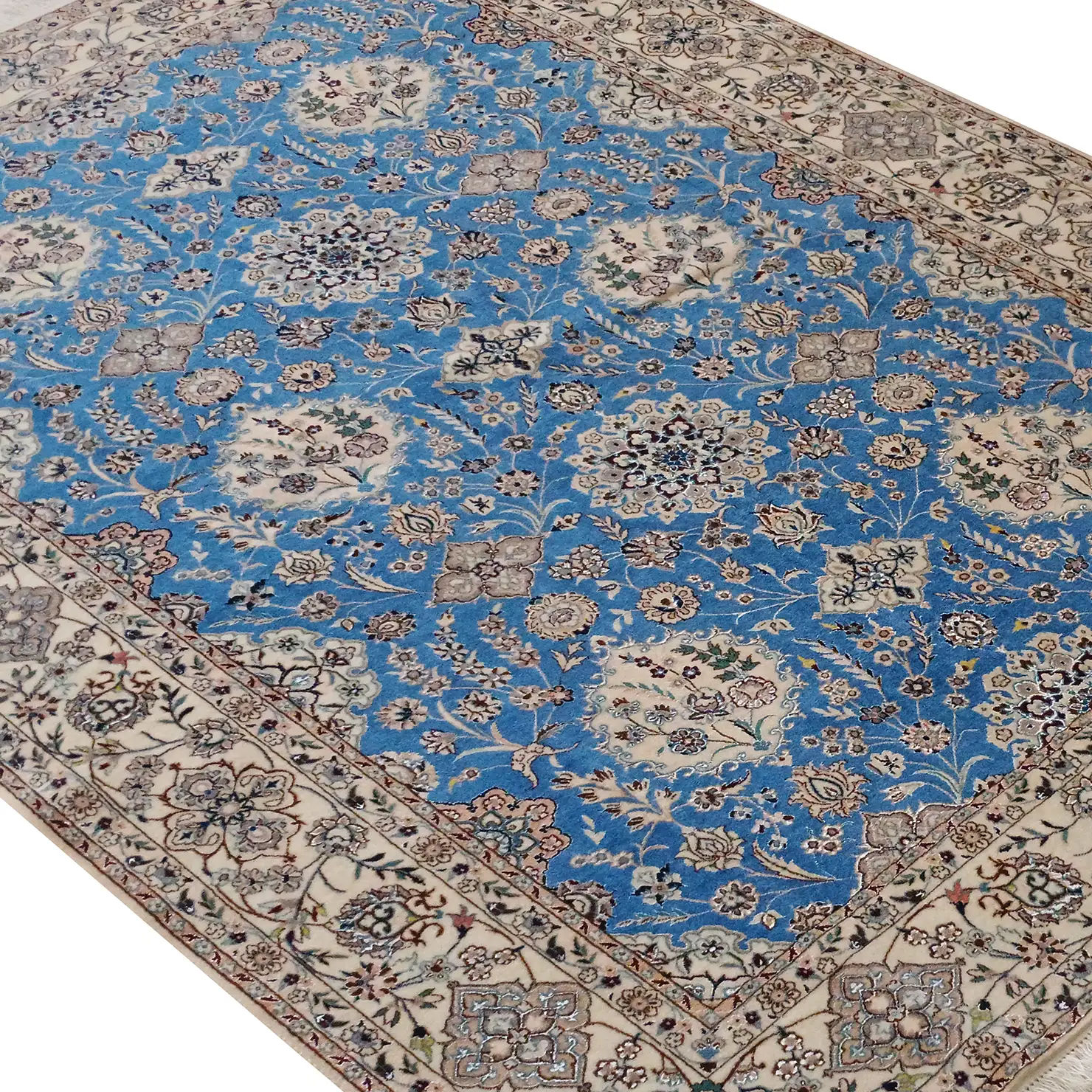 Nain Persian Rug — hand-knotted, 170 × 245 cm
