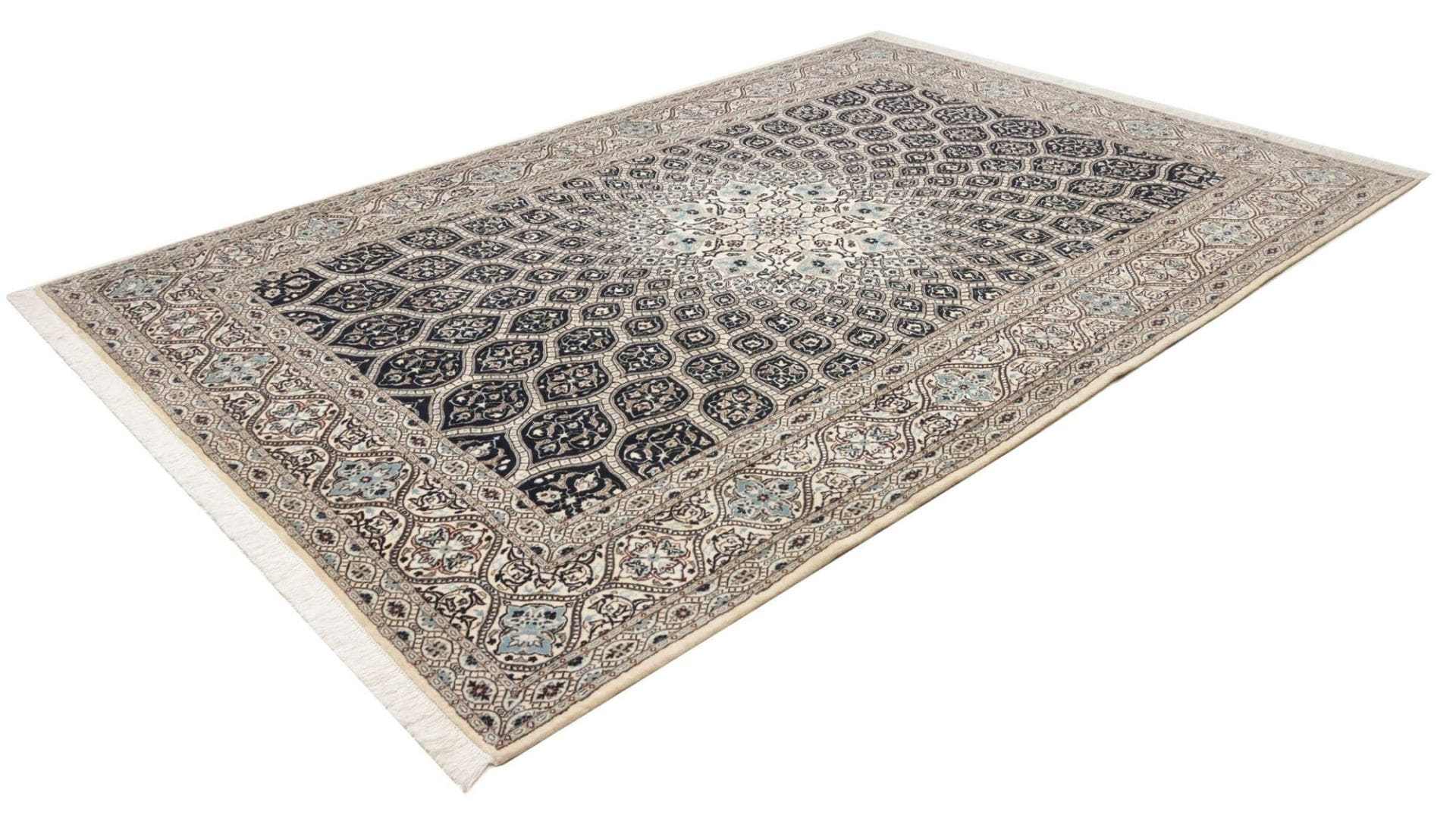 Nain Persian Rug — hand-knotted, 213 × 311 cm, Wool