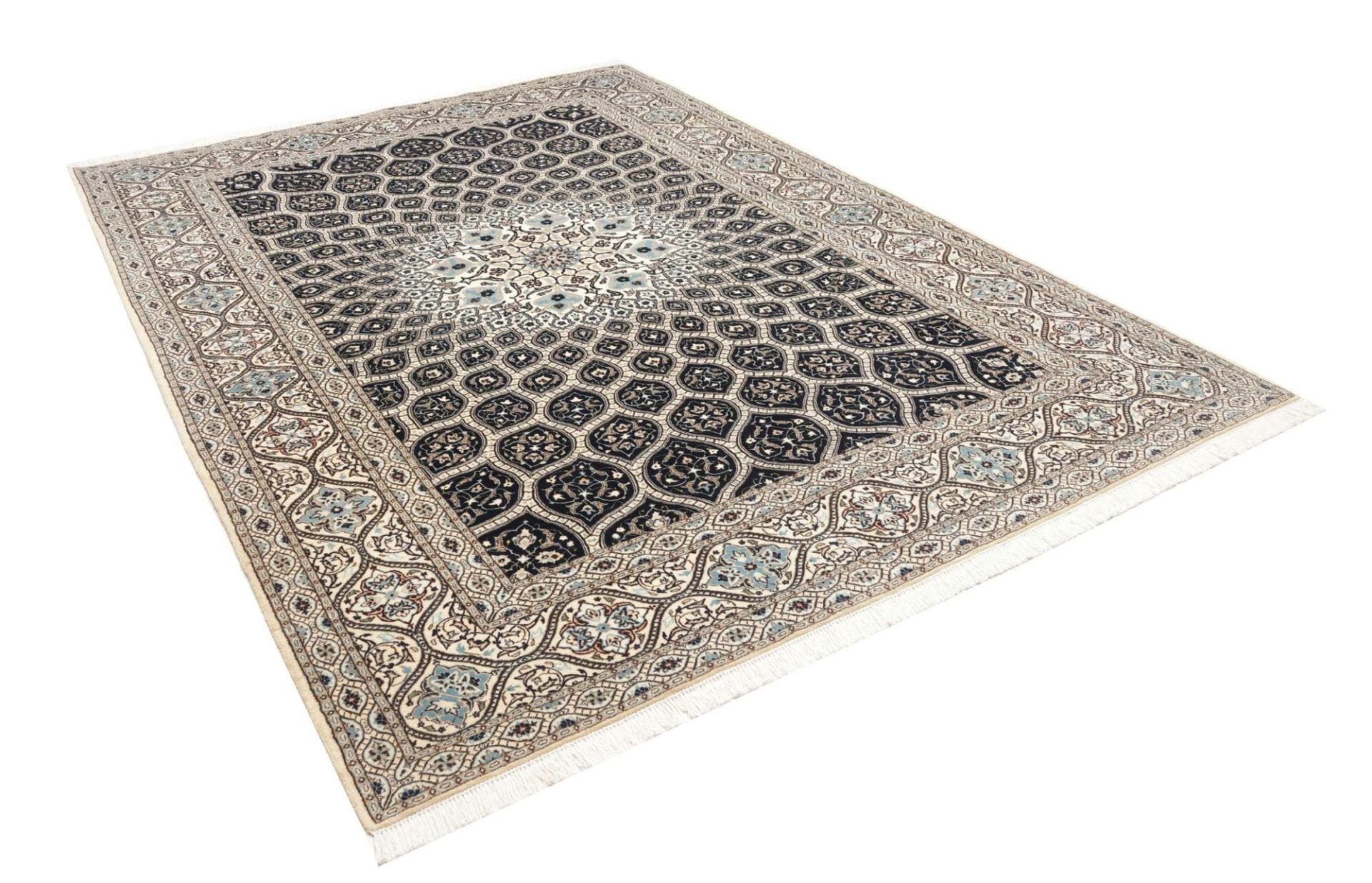 Nain Persian Rug — hand-knotted, 213 × 311 cm, Wool