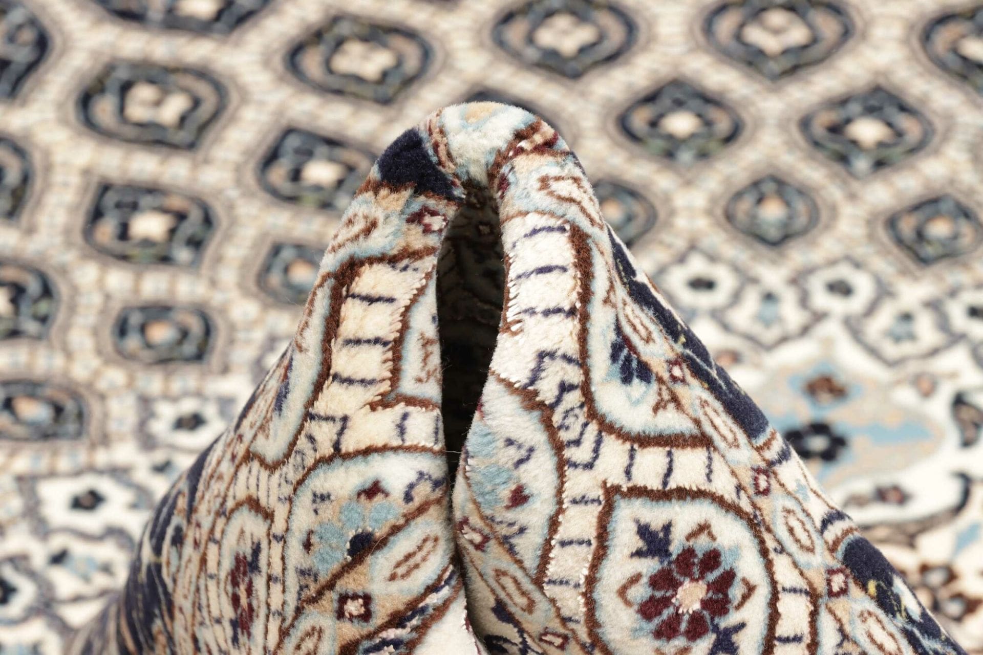 Nain Persian Rug — hand-knotted, 213 × 311 cm, Wool