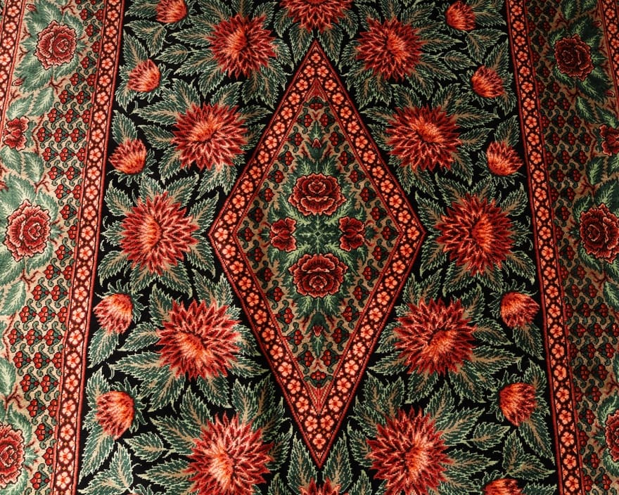 perserteppich-ghom-125-x-78-cm-seide-handgeknupft-grun-oliv-4 Hand-Knotted Silk Qom Persian Rug, 125 × 78 cm