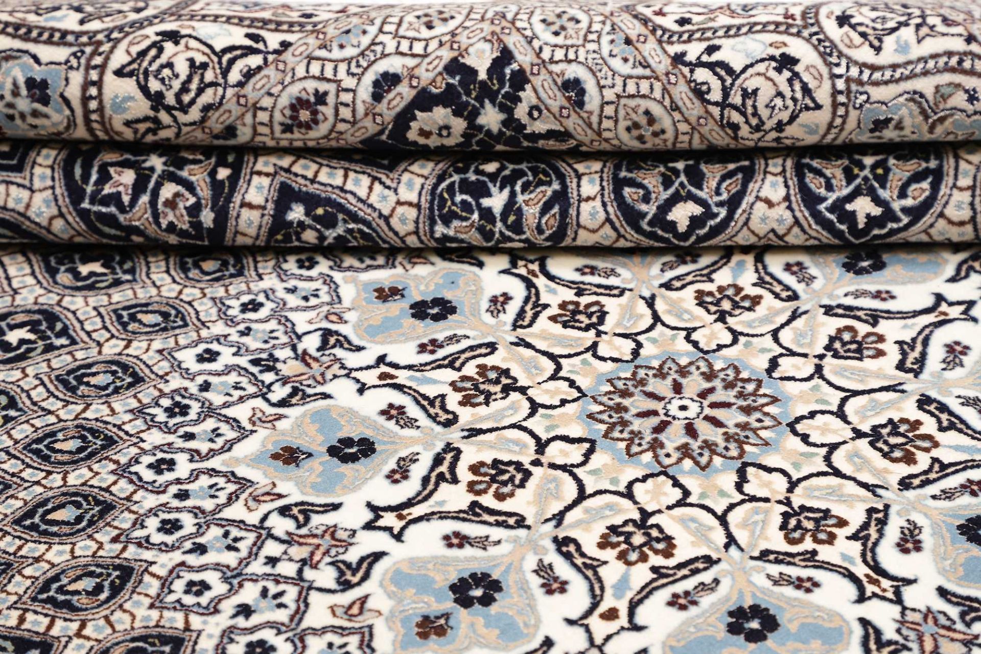 Nain Persian Rug — hand-knotted, 213 × 311 cm, Wool