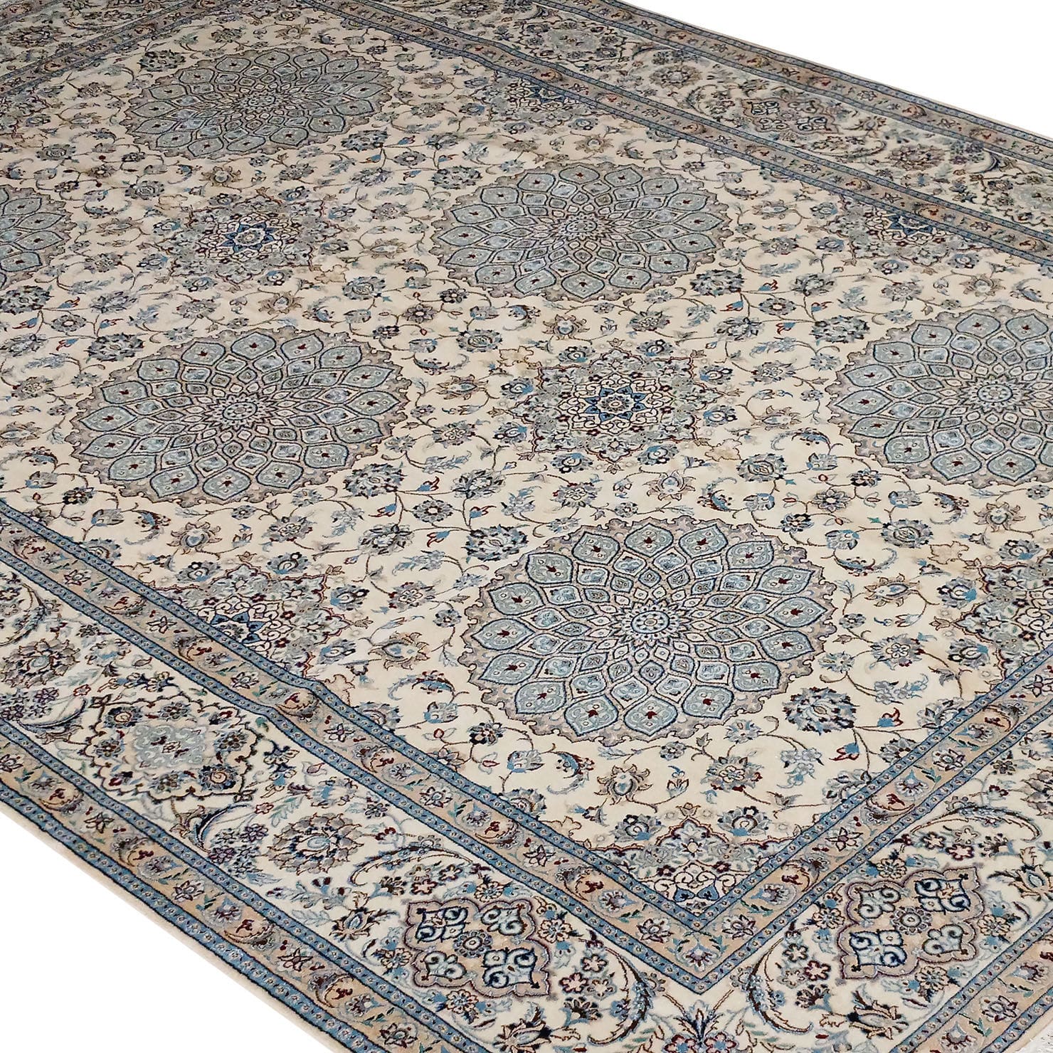 perserteppich-nain-325-x-210-cm-seide-handgeknupft-6-la-3 Nain Persian Rug — hand-knotted