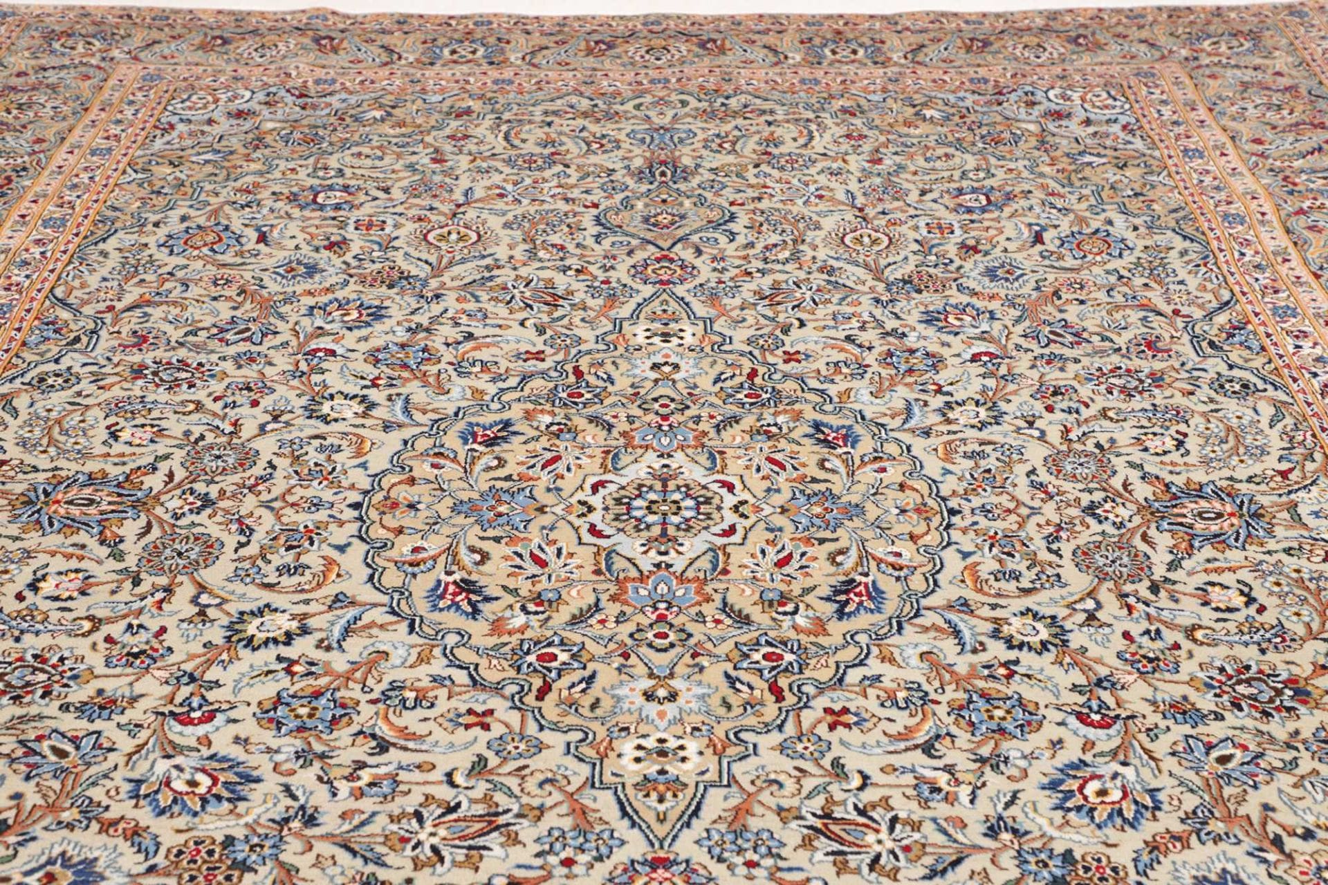 Kashan Persian Rug — hand-knotted, 276 × 399 cm, Wool