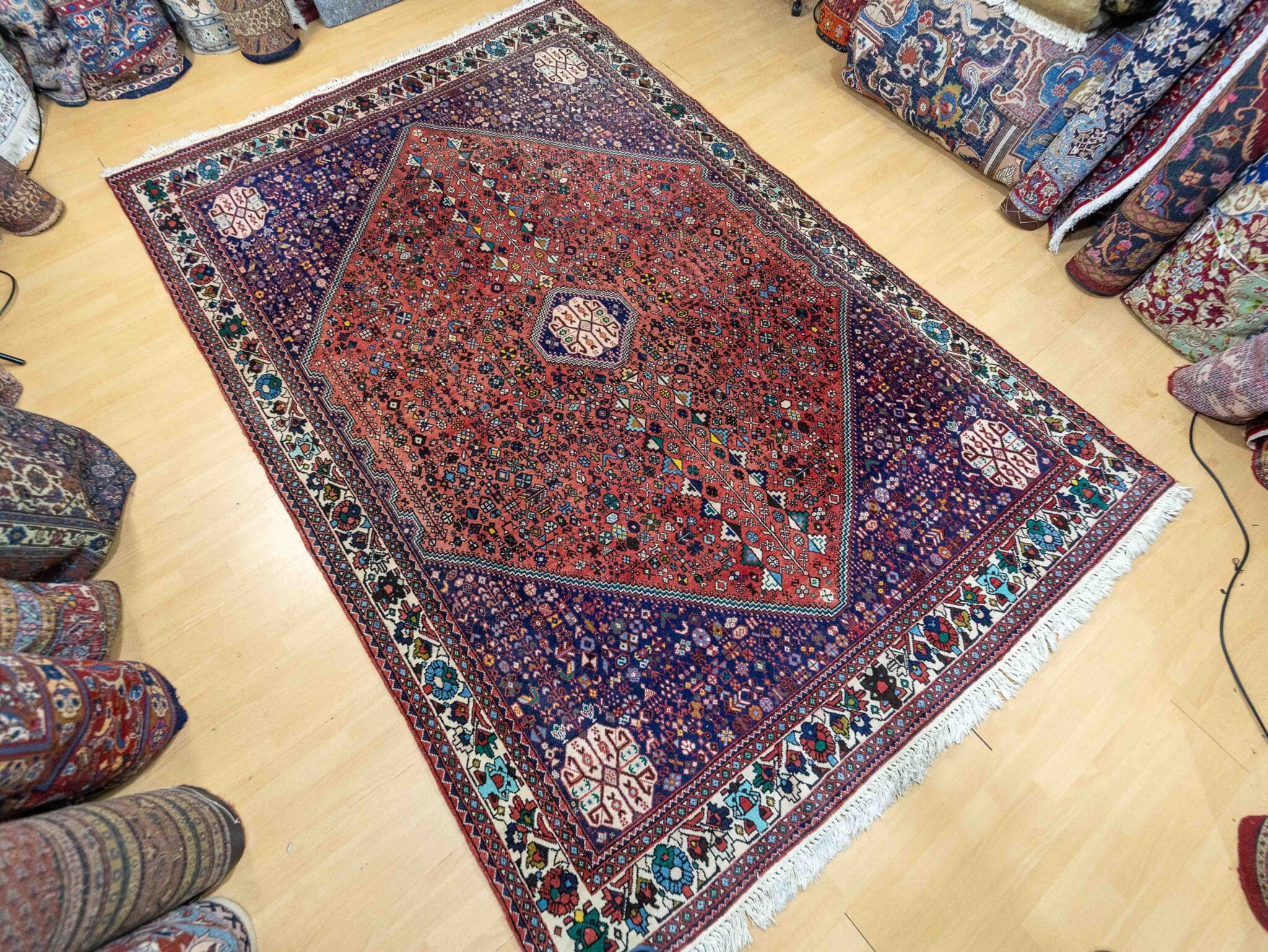 Shiraz Persian Rug — hand-knotted, 280 × 193 cm, Wool