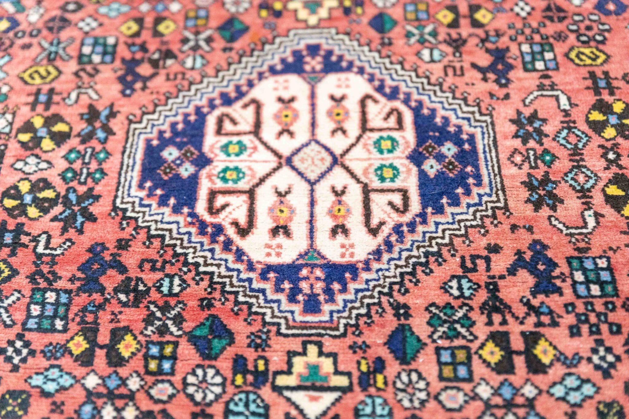 Shiraz Persian Rug — hand-knotted, 280 × 193 cm, Wool