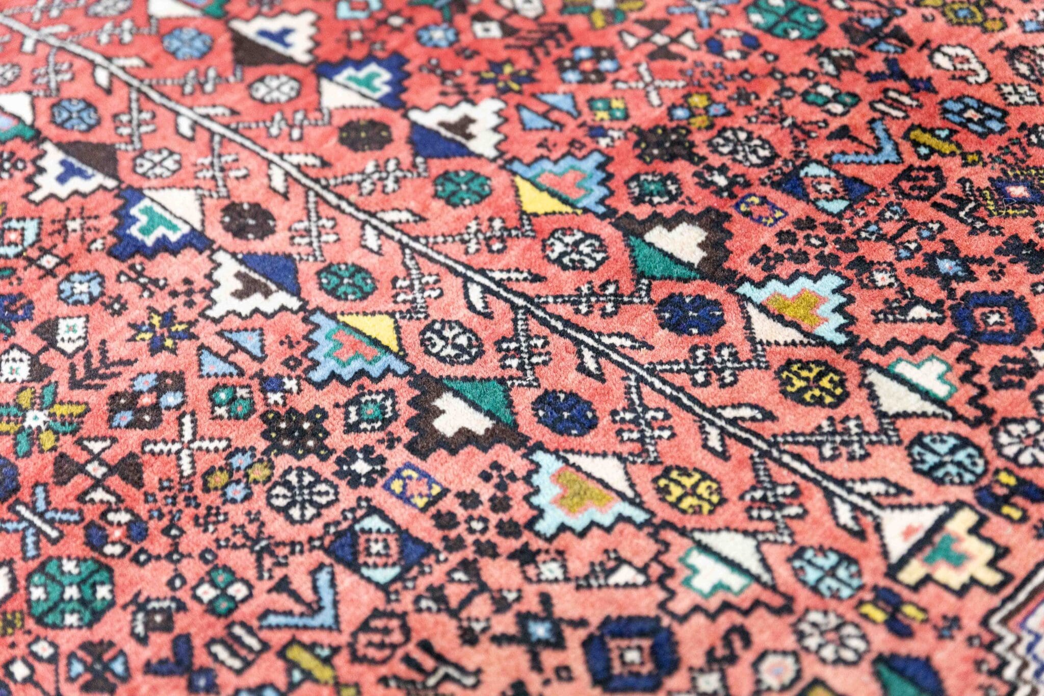 Shiraz Persian Rug — hand-knotted, 280 × 193 cm, Wool
