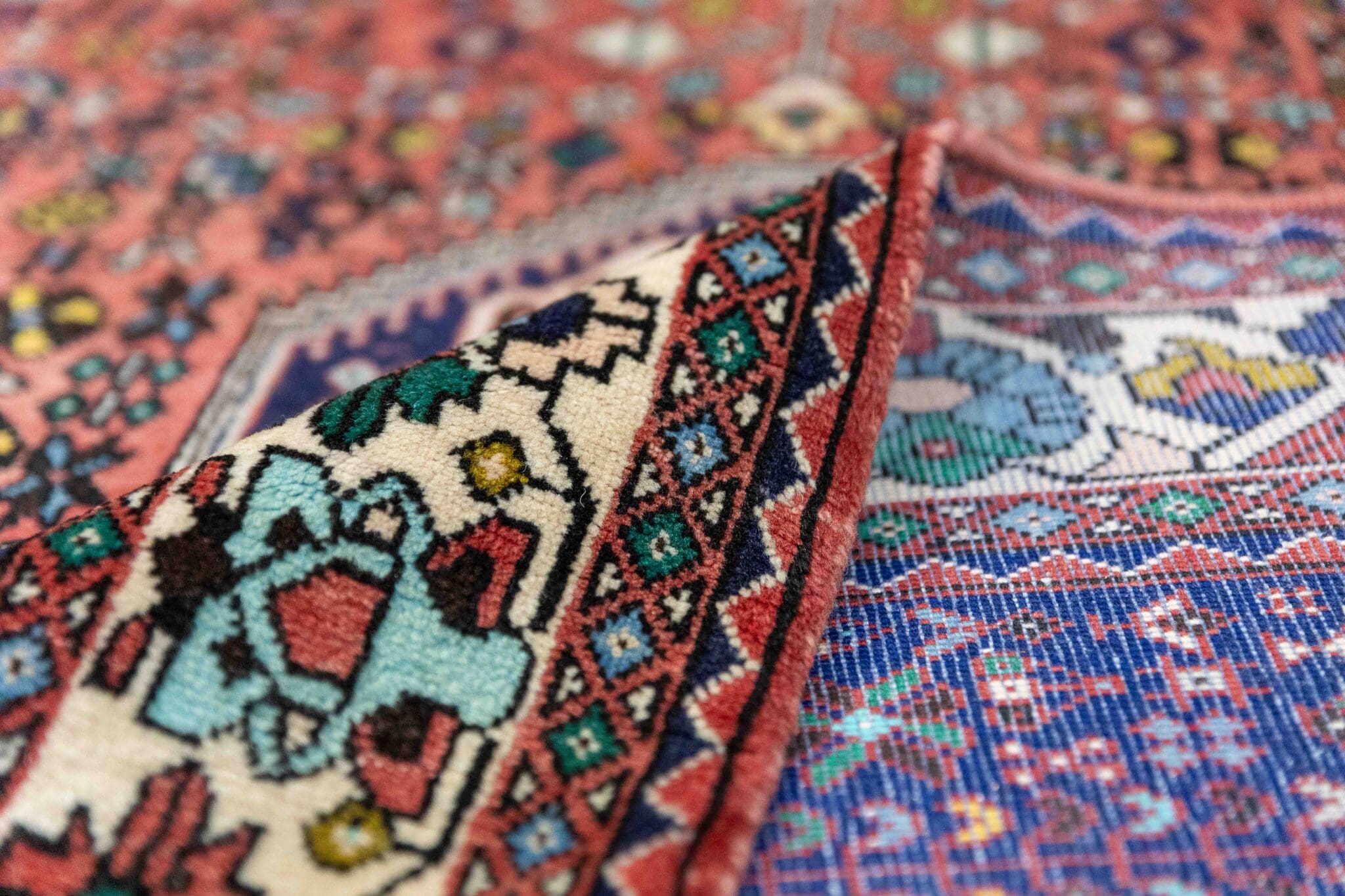 Shiraz Persian Rug — hand-knotted, 280 × 193 cm, Wool