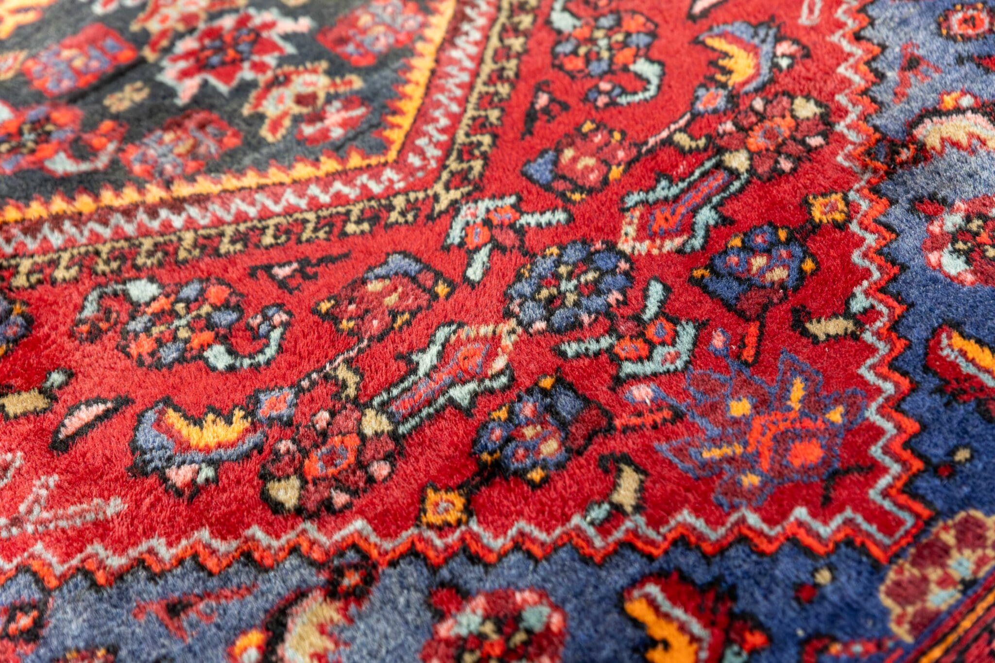 Hamadan Persian Rug 198 × 139 cm, Wool, hand-knotted
