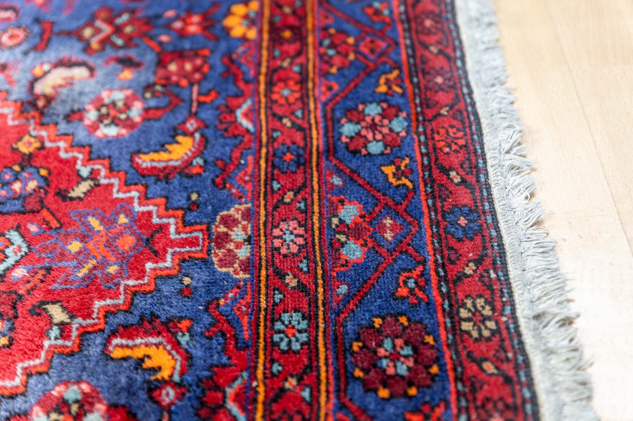 Hamadan Persian Rug 198 × 139 cm, Wool, hand-knotted