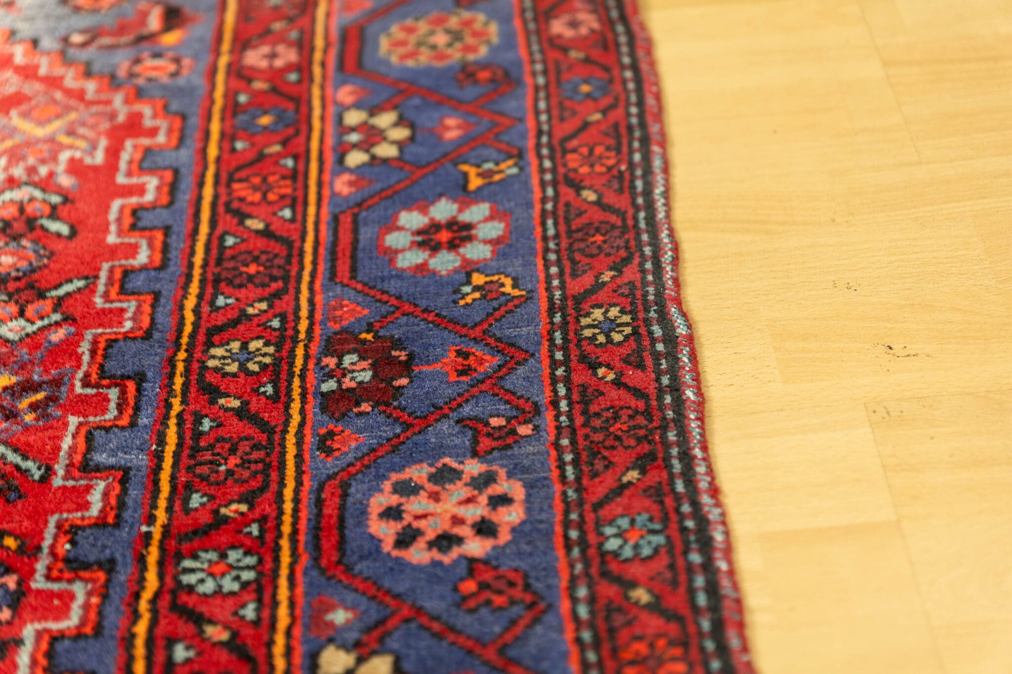 Hamadan Persian Rug 198 × 139 cm, Wool, hand-knotted