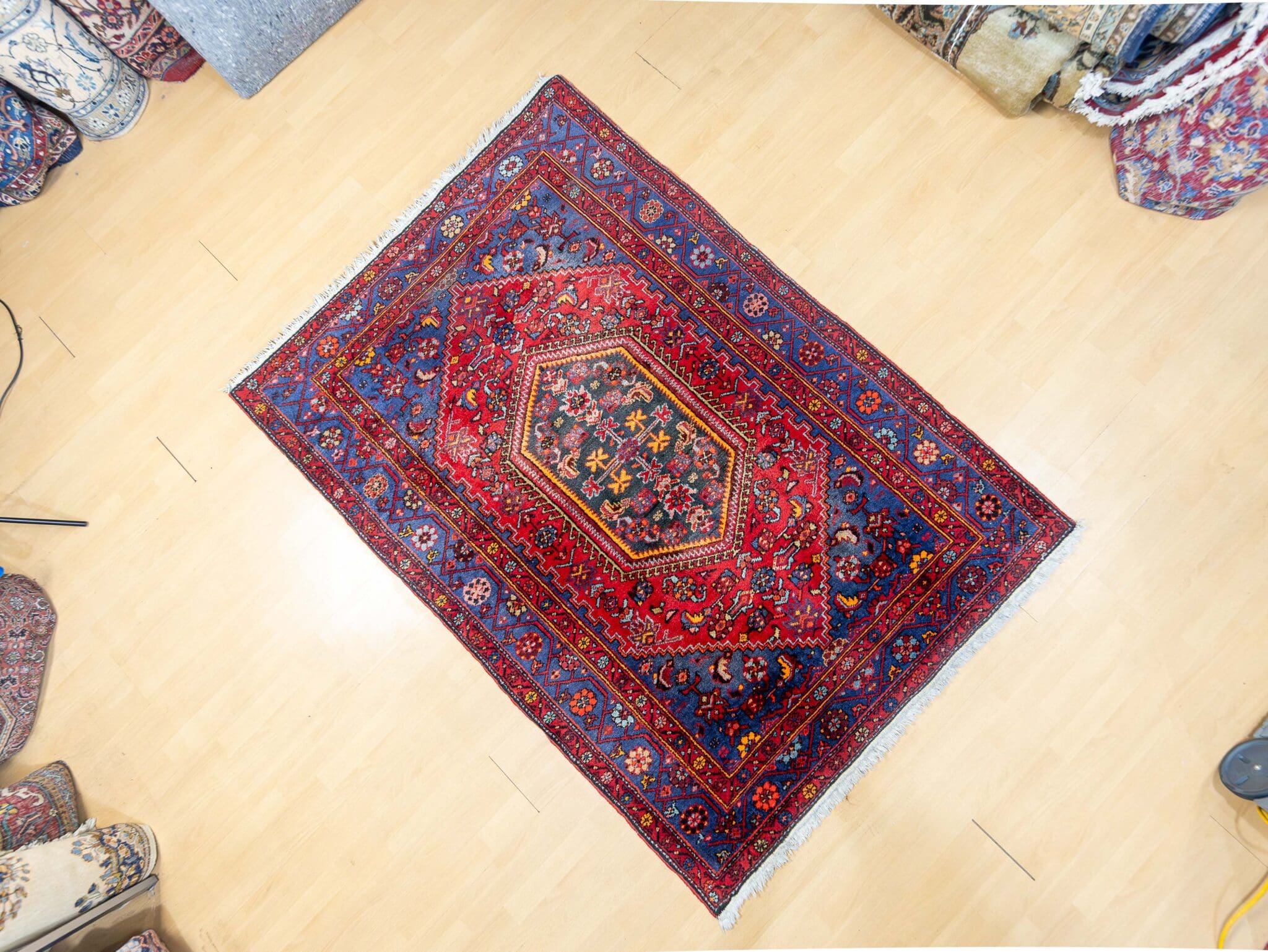 Hamadan Persian Rug 198 × 139 cm, Wool, hand-knotted