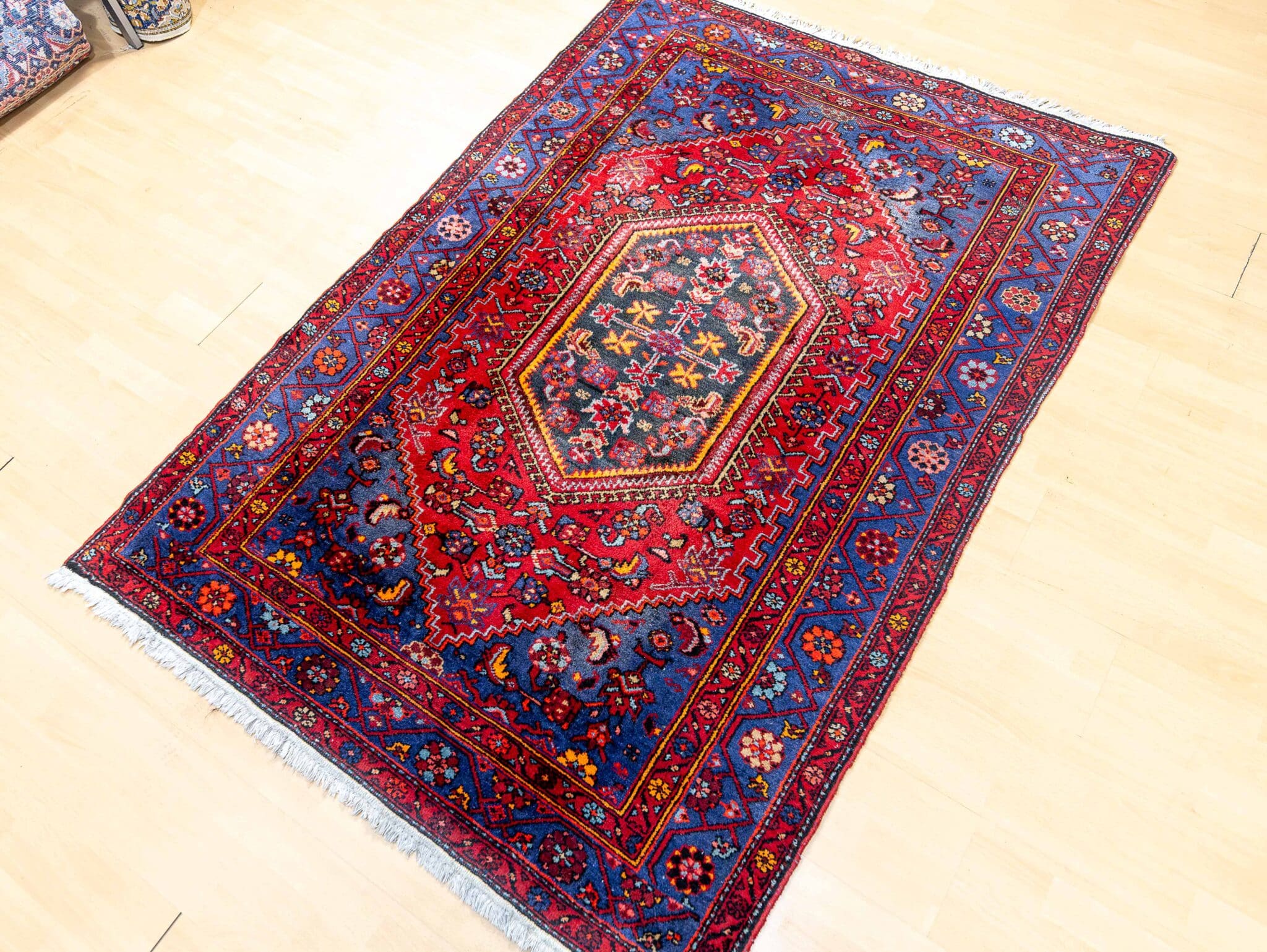 Hamadan Persian Rug 198 × 139 cm, Wool, hand-knotted