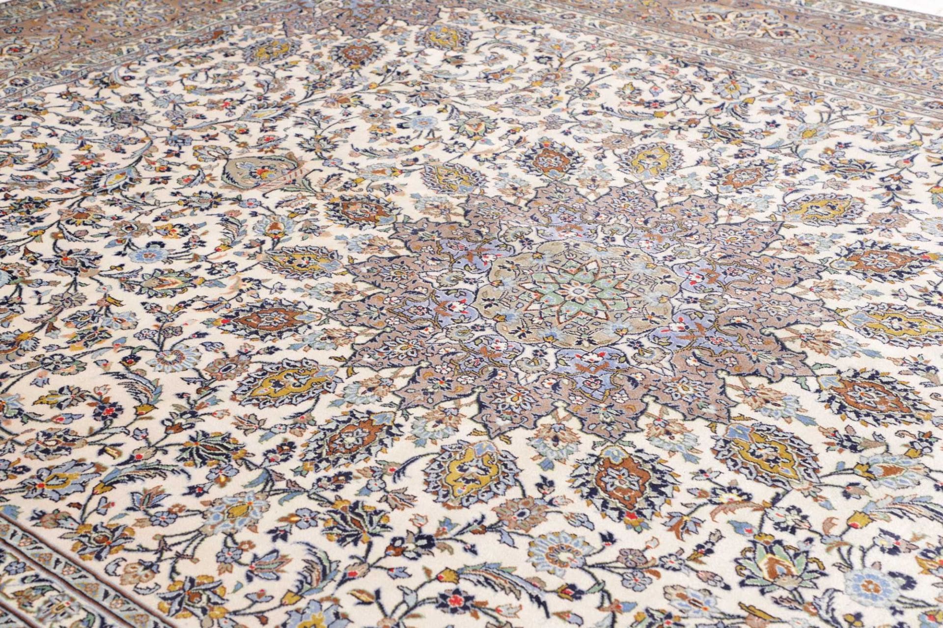 Hand-Knotted Wool Kashan Persian Rug, 301 × 389 cm