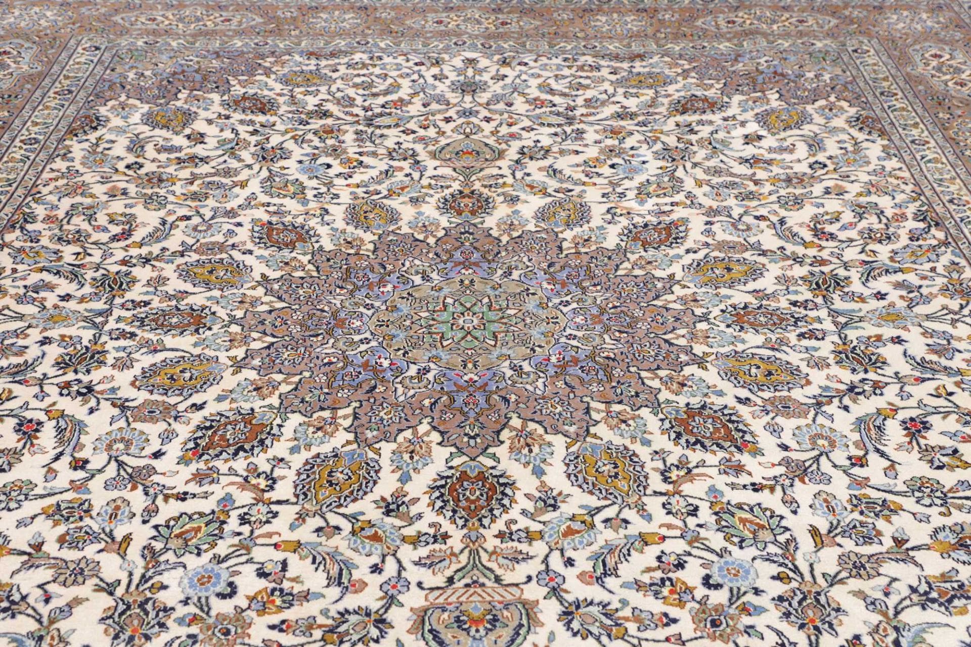 Hand-Knotted Wool Kashan Persian Rug, 301 × 389 cm